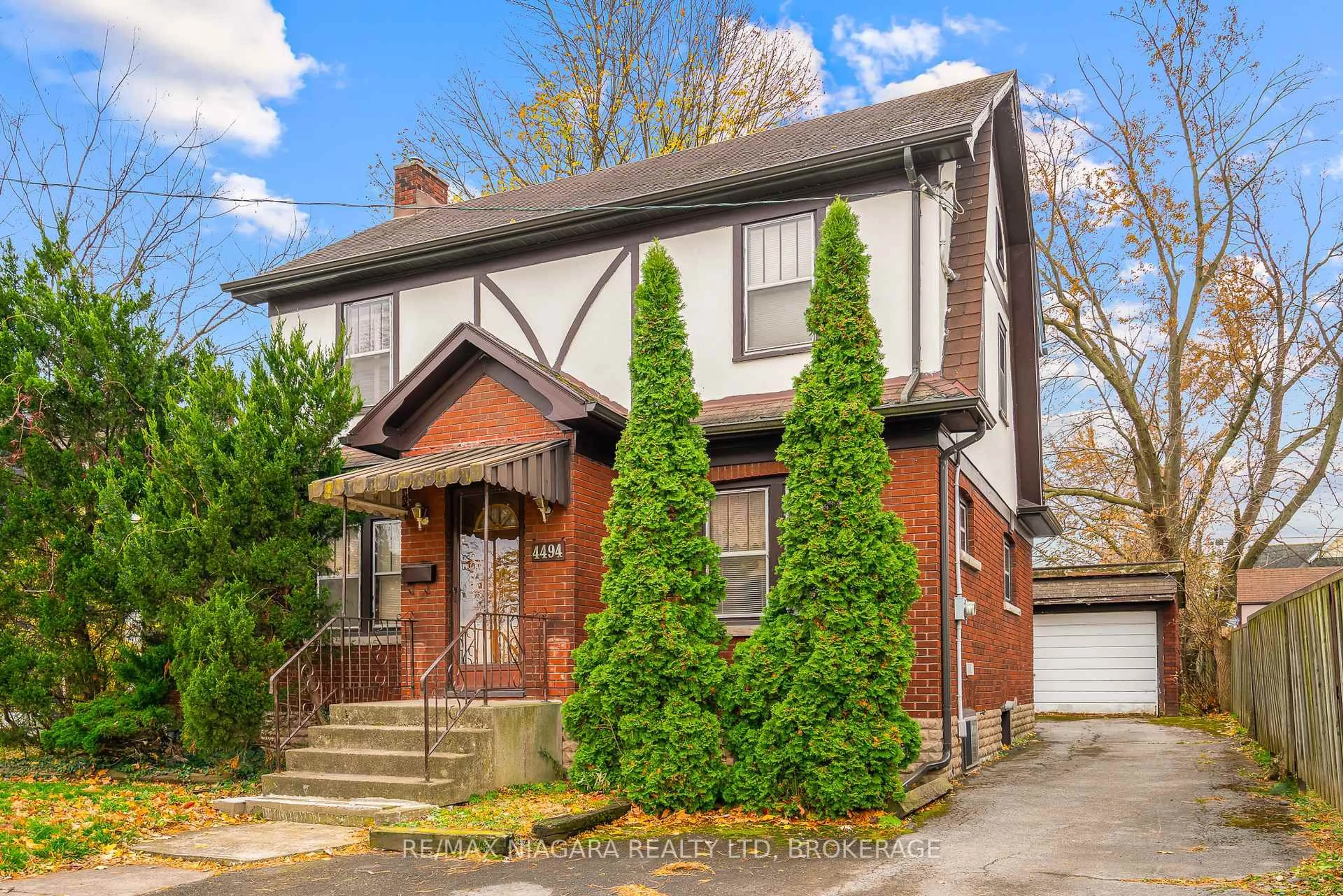 Home with brick exterior material, street for 4494 Huron St, Niagara Falls Ontario L2E 2H3