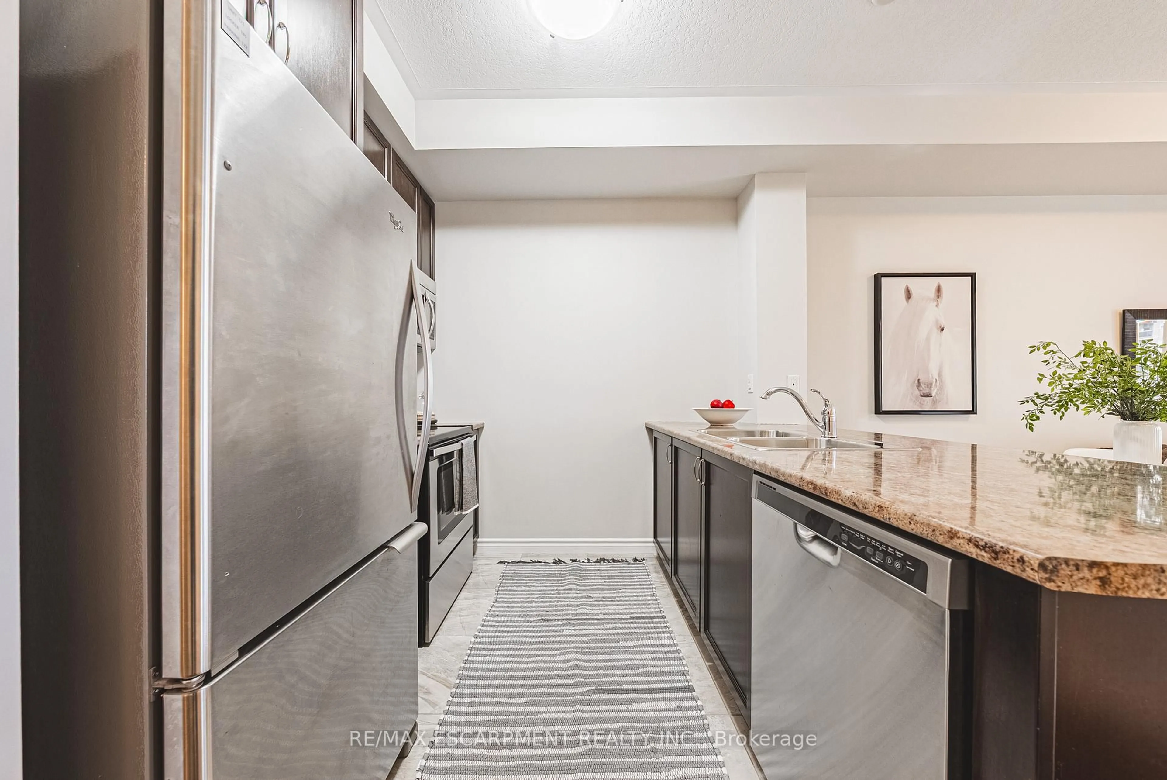 Standard kitchen, unknown for 35 Southshore Cres #221, Hamilton Ontario L8E 0J2