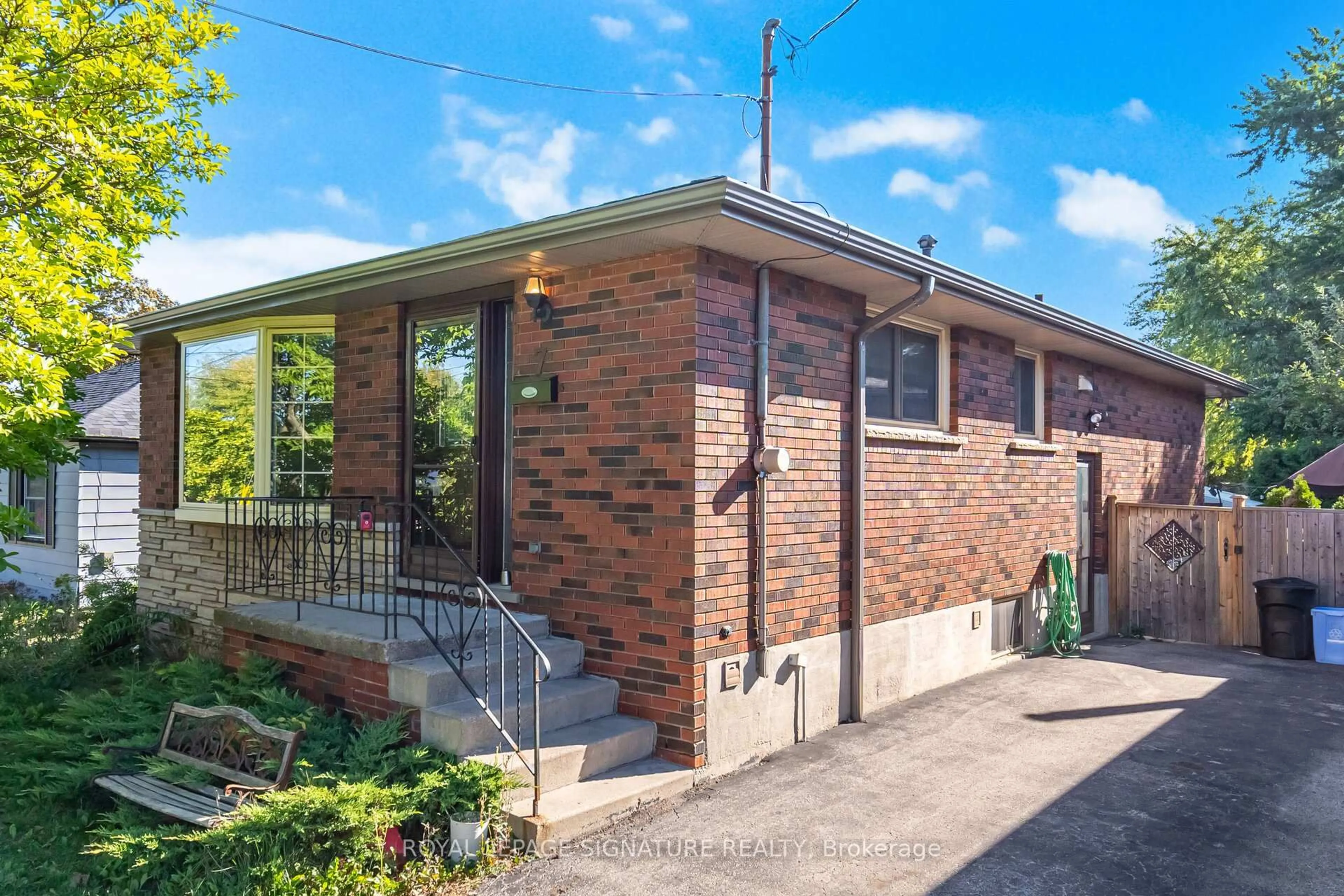 Home with brick exterior material, street for 7 Maitland Ave, Hamilton Ontario L9A 3J4