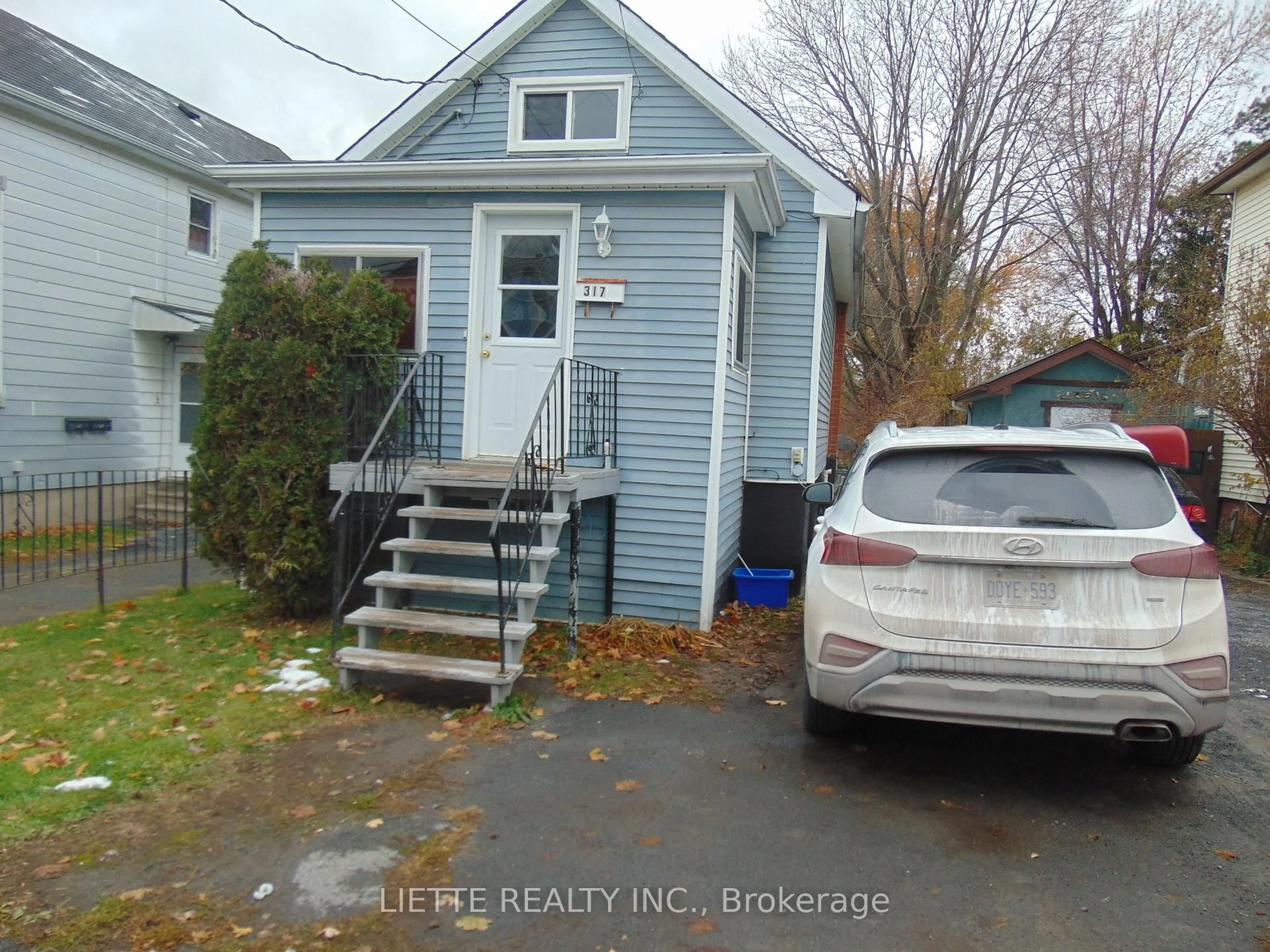 Unknown for 317 8th St, Cornwall Ontario K6H 2S6