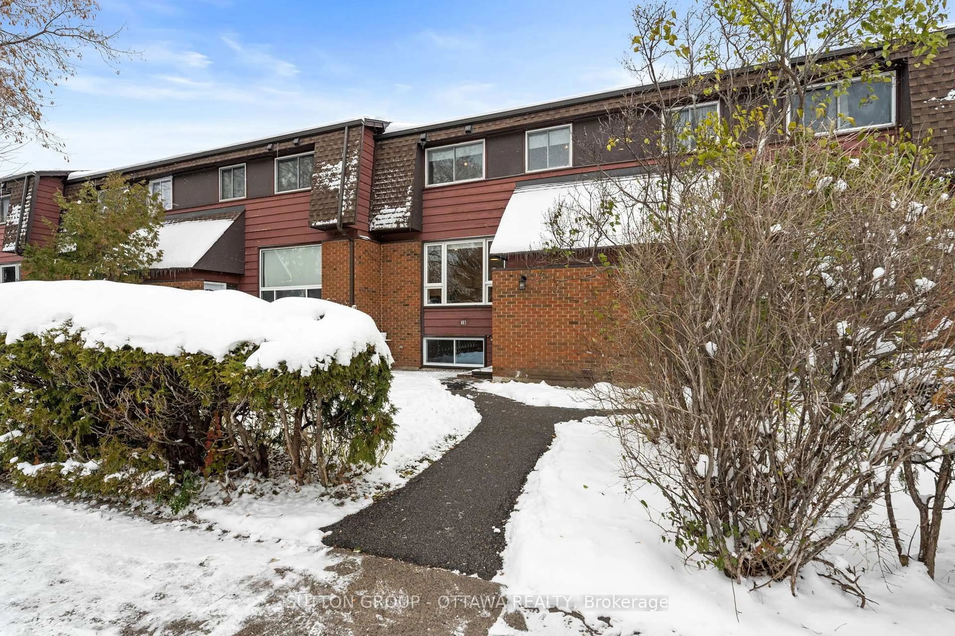 Unknown for 3 Banner Rd #B, Ottawa Ontario K2H 8T3