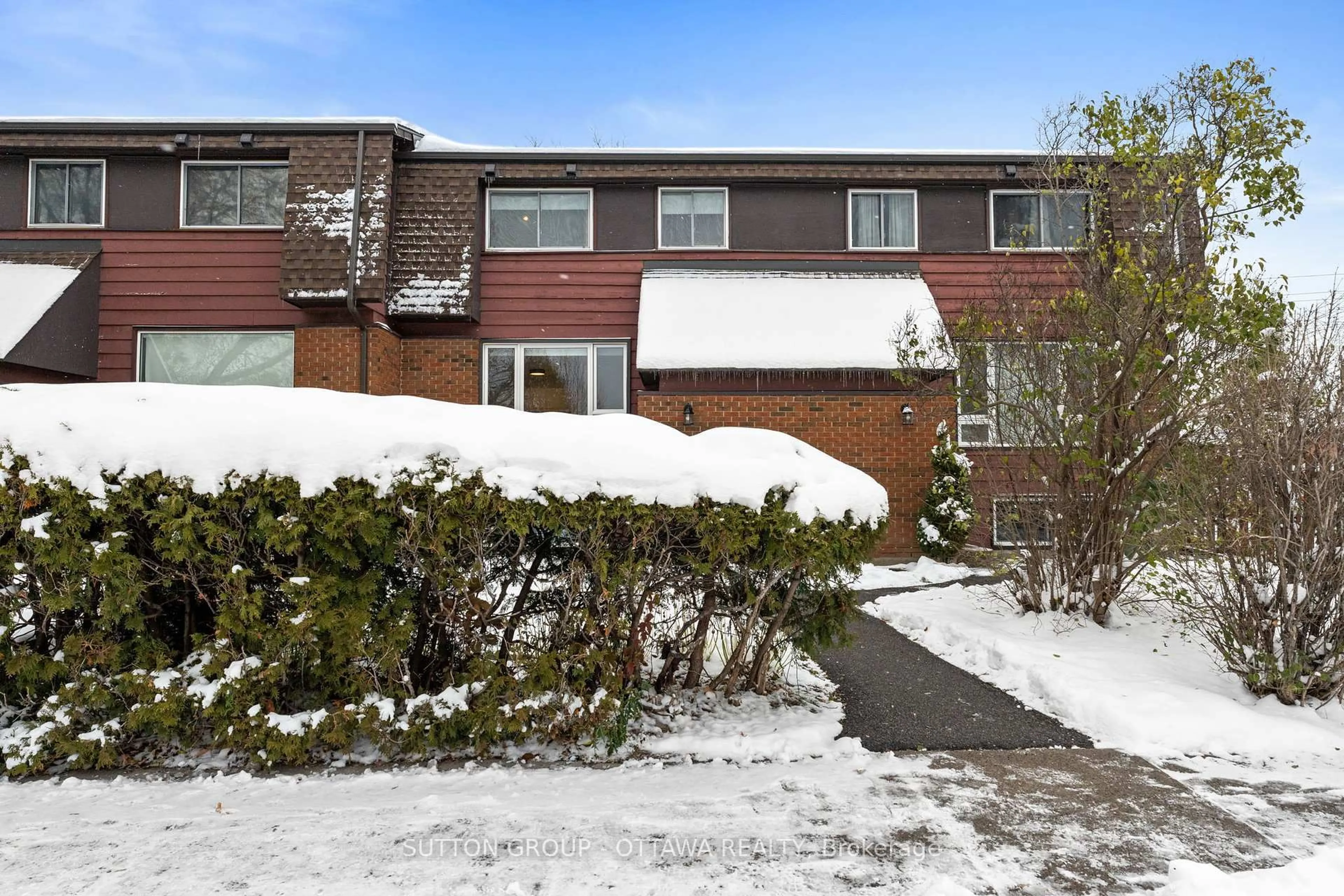 Patio, unknown for 3 Banner Rd #B, Ottawa Ontario K2H 8T3