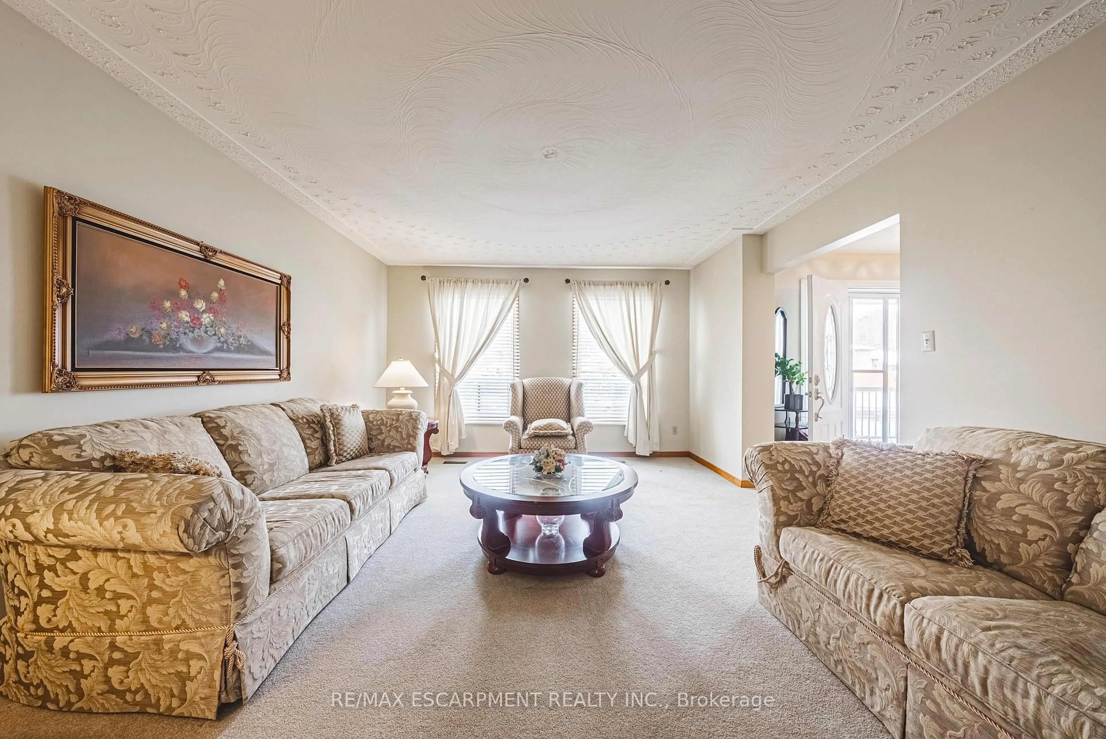 Living room with furniture, unknown for 19 Hadeland Ave, Hamilton Ontario L9C 6Z8