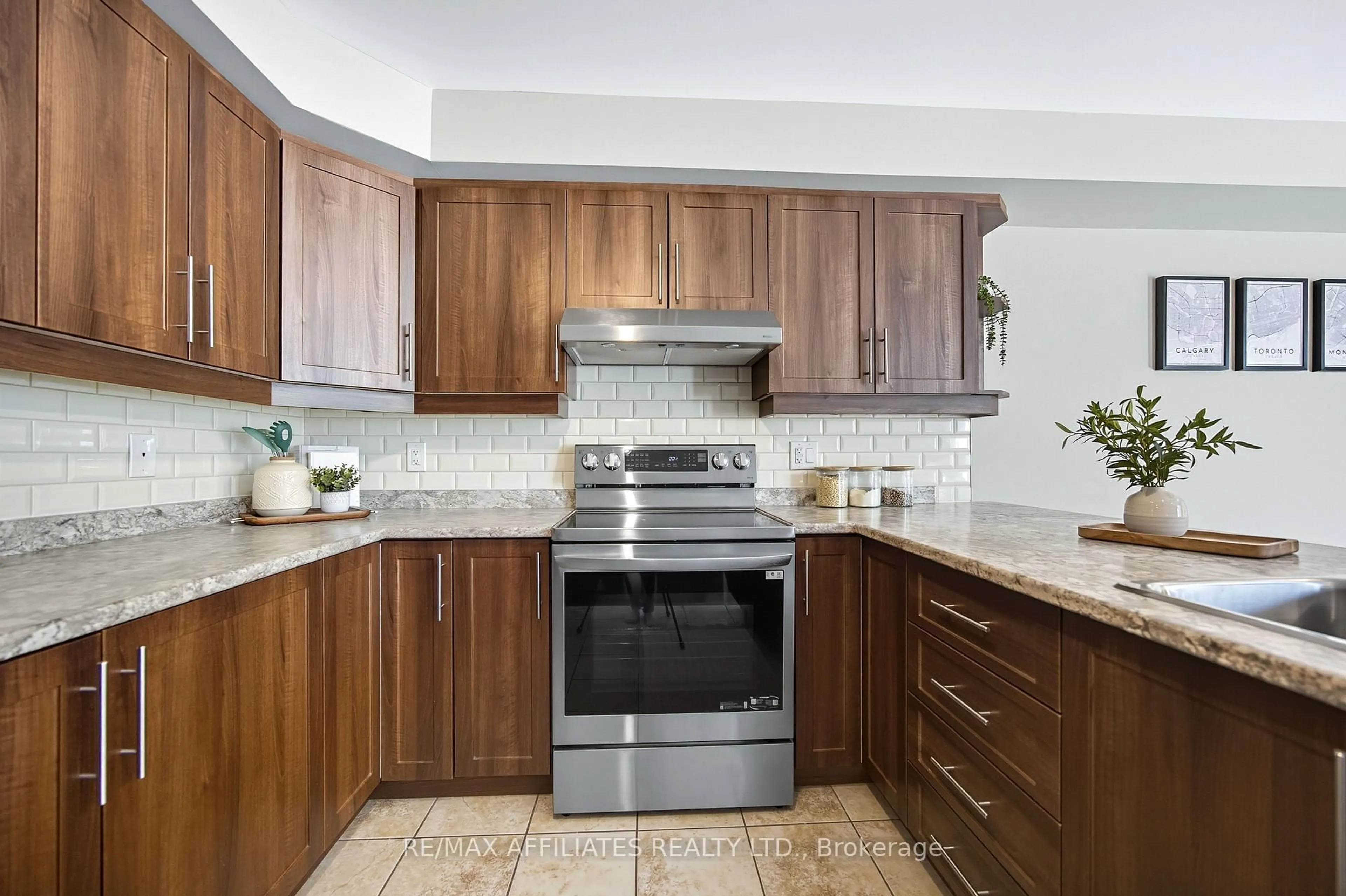 Standard kitchen, ceramic/tile floor for 32 Code Cres, Carleton Place Ontario K7C 4J7