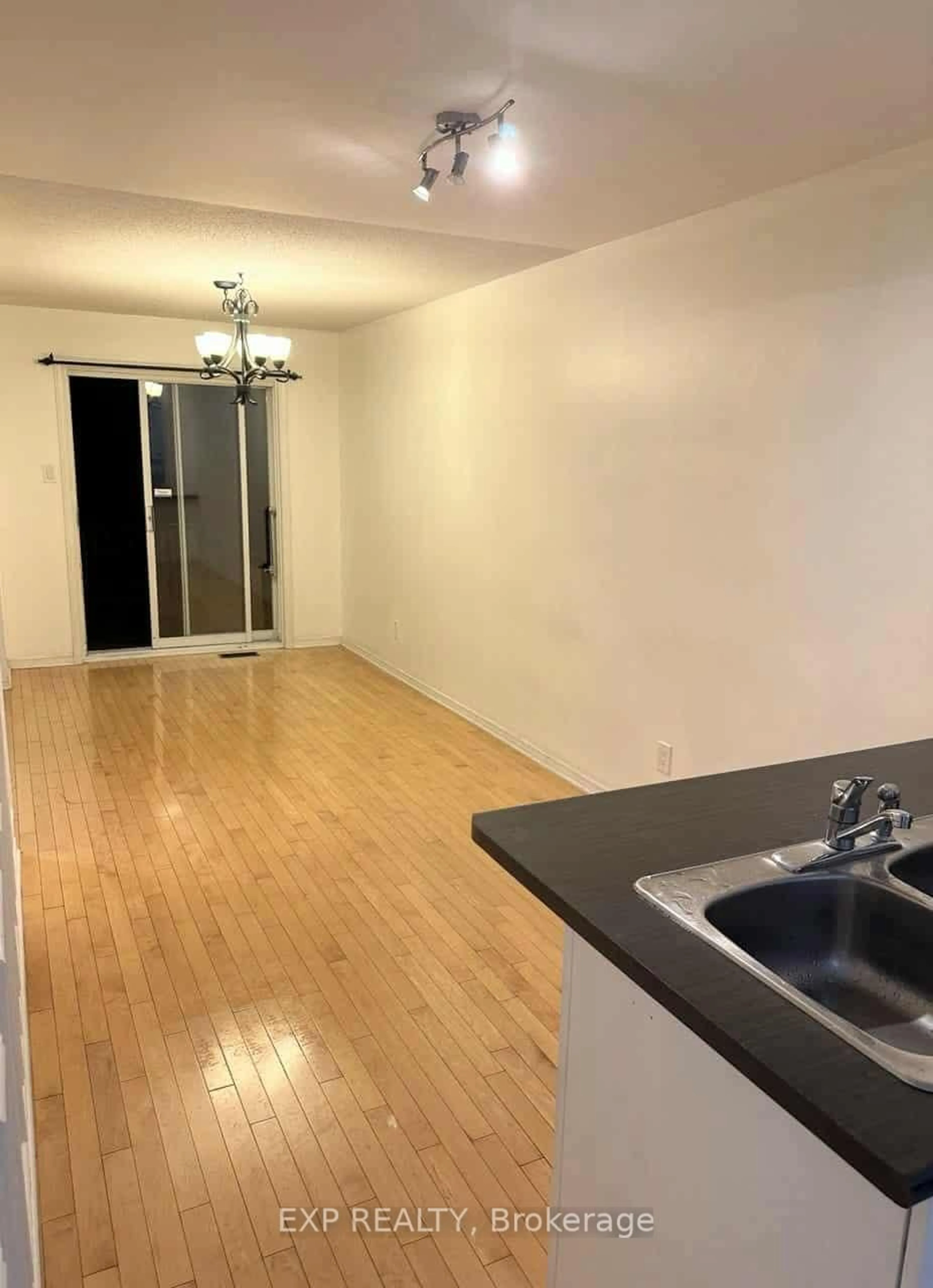 A pic of a room for 99 Woodbury Cres, Ottawa Ontario K1G 5E3