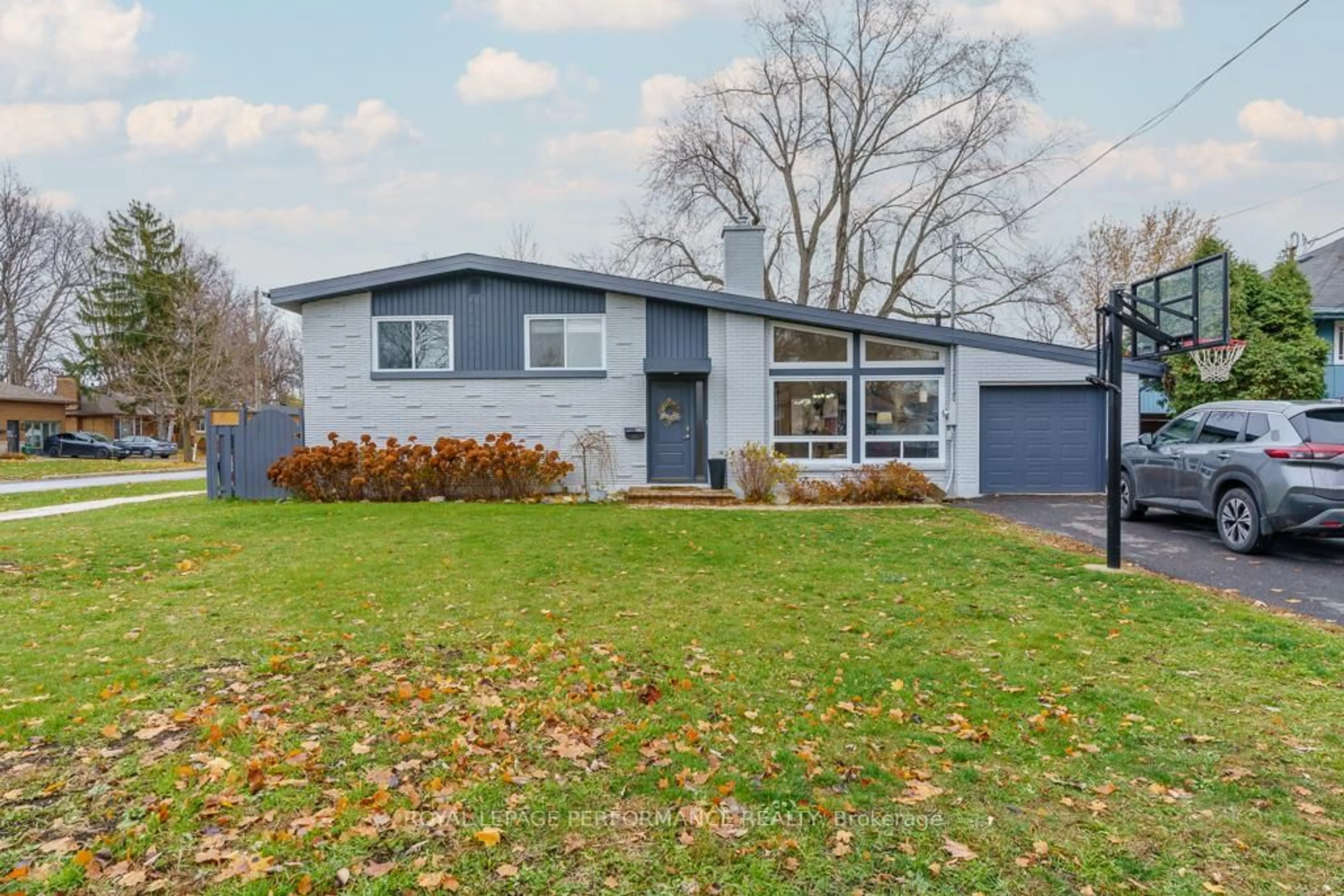 Home with vinyl exterior material, street for 1402 Boyd St, Cornwall Ontario K6J 1X1