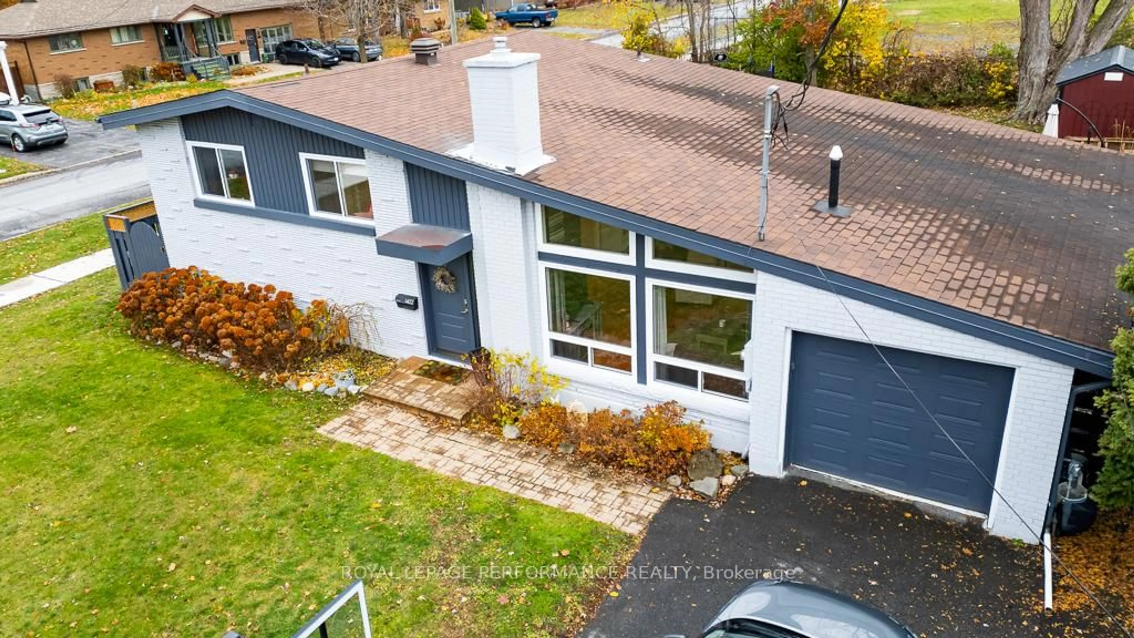 A pic from outside/outdoor area/front of a property/back of a property/a pic from drone, street for 1402 Boyd St, Cornwall Ontario K6J 1X1