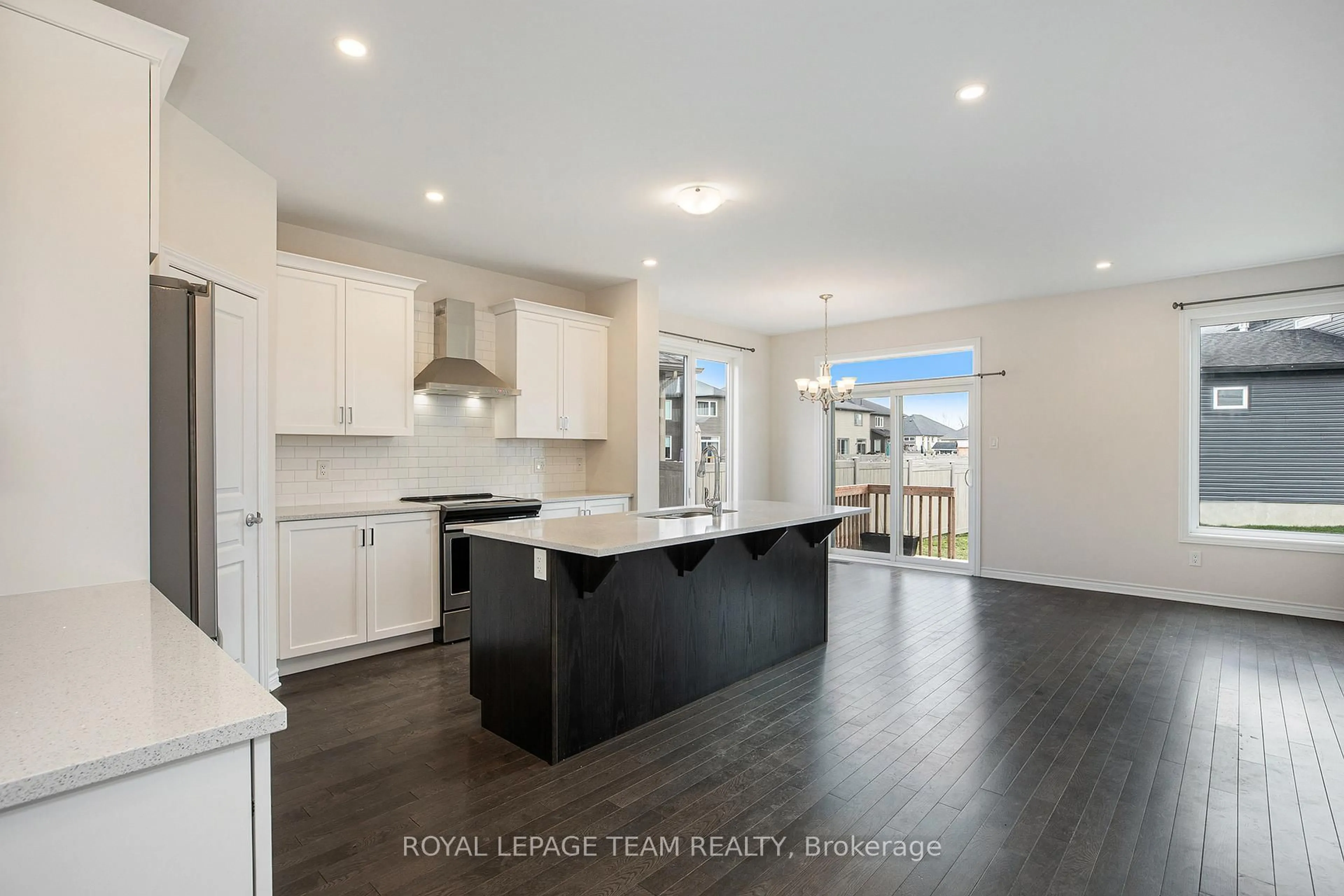 Open concept kitchen, unknown for 521 Kindred Cres, North Grenville Ontario K0G 1J0