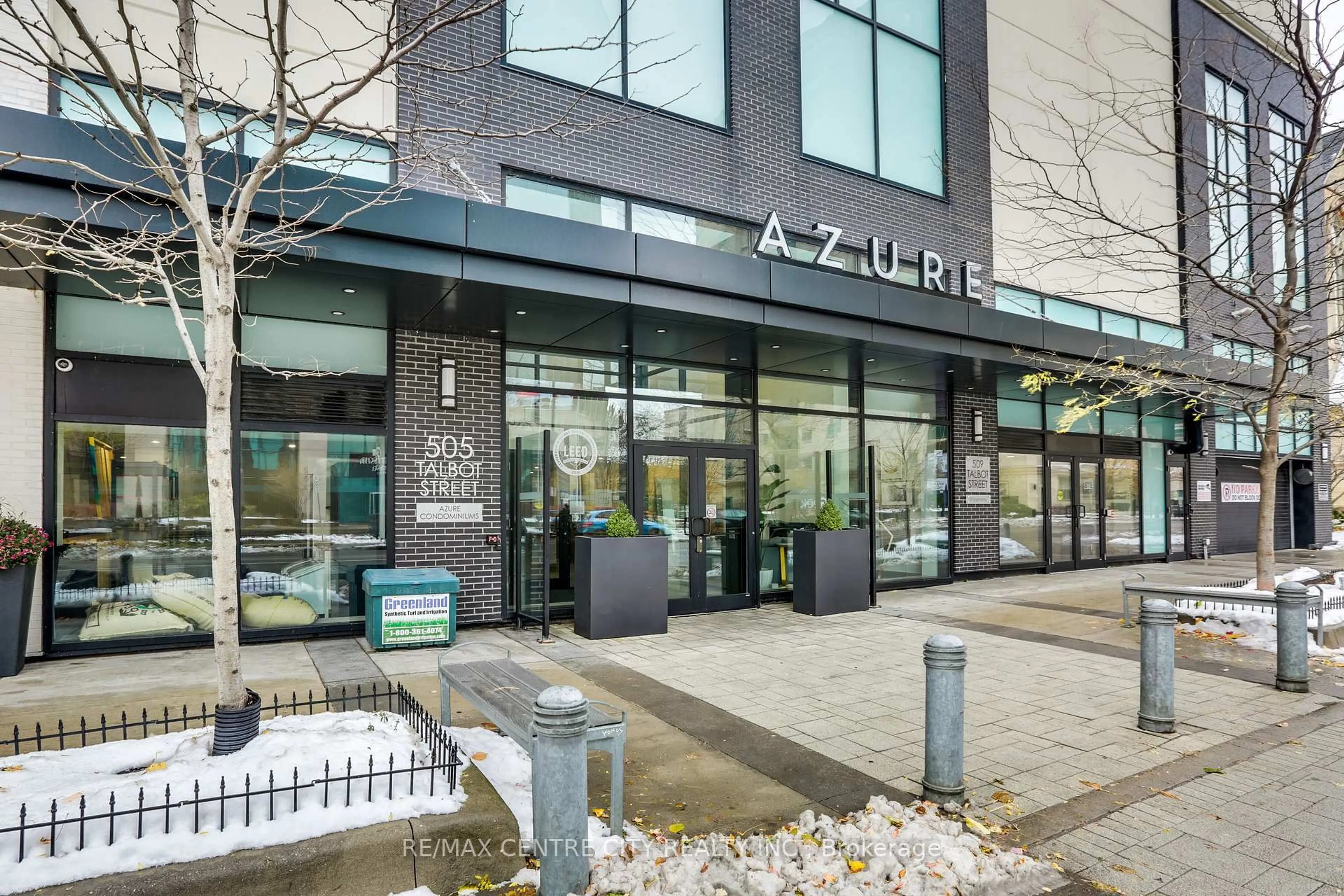 Indoor foyer for 505 Talbot St #1004, London East Ontario N6A 2N6