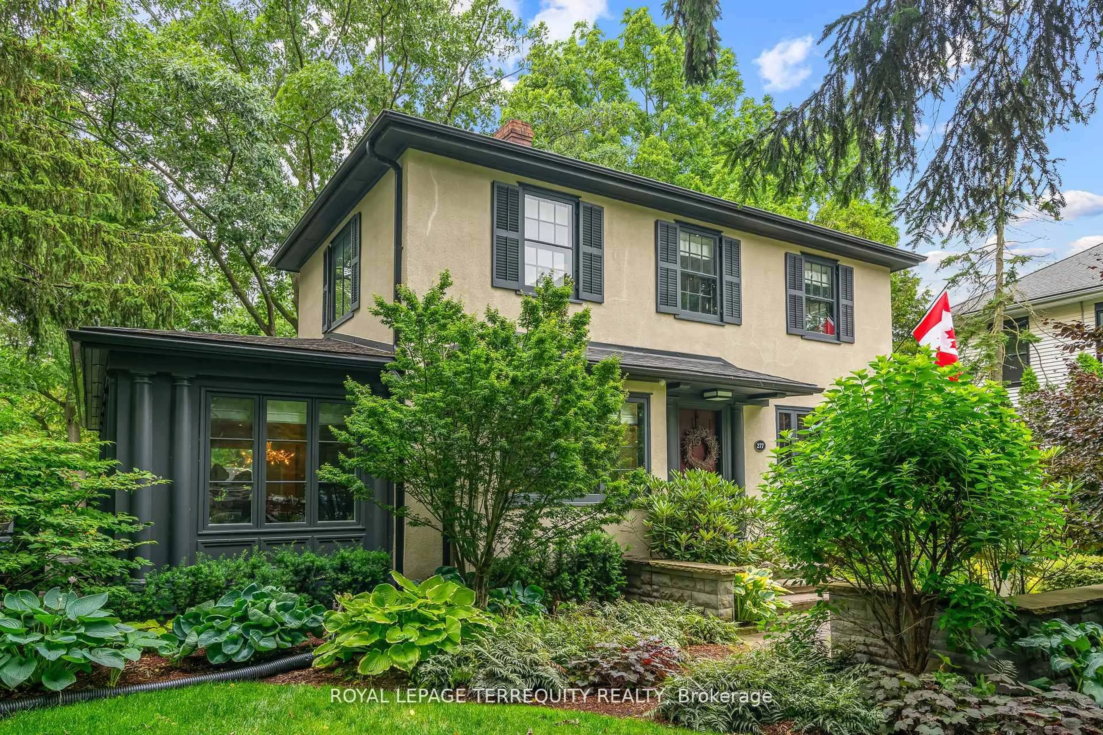 Home with brick exterior material, street for 277 King St, Niagara-on-the-Lake Ontario L0S 1J0