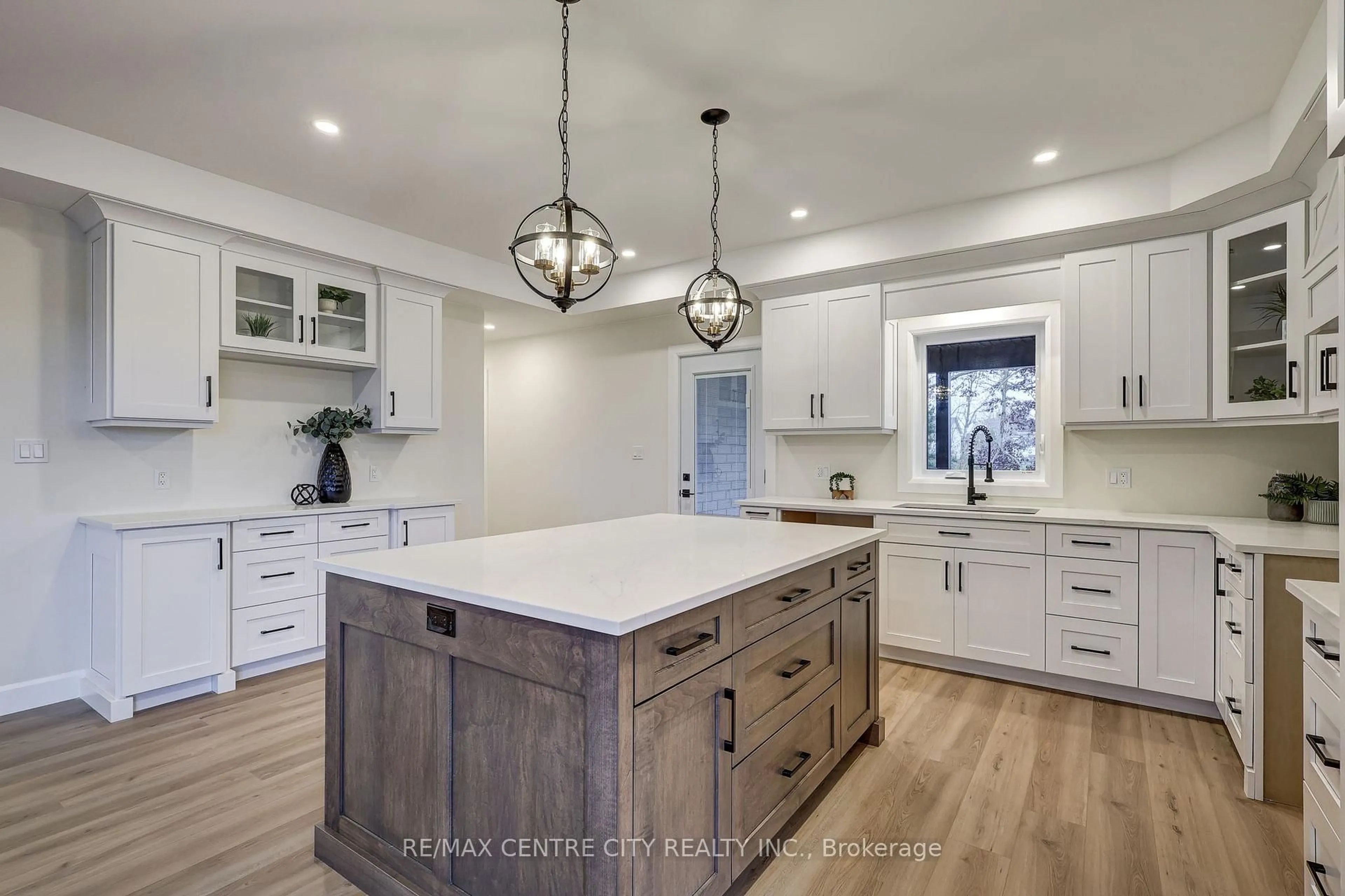 Open concept kitchen, unknown for 56081 Maverick Crt, Bayham Ontario N0J 1Y0