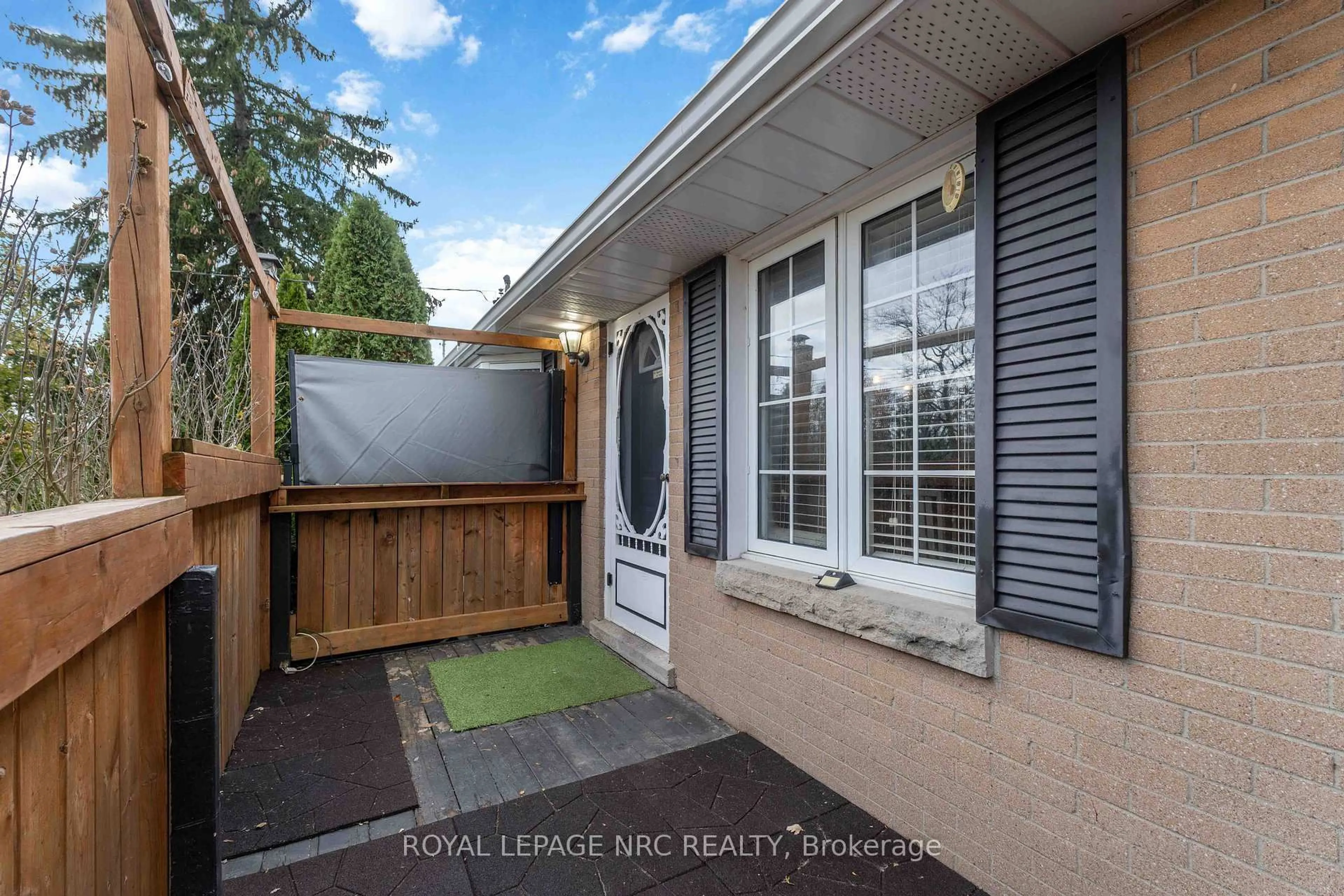 Patio, street for 23 Verne Ave, Welland Ontario L3C 1Z6