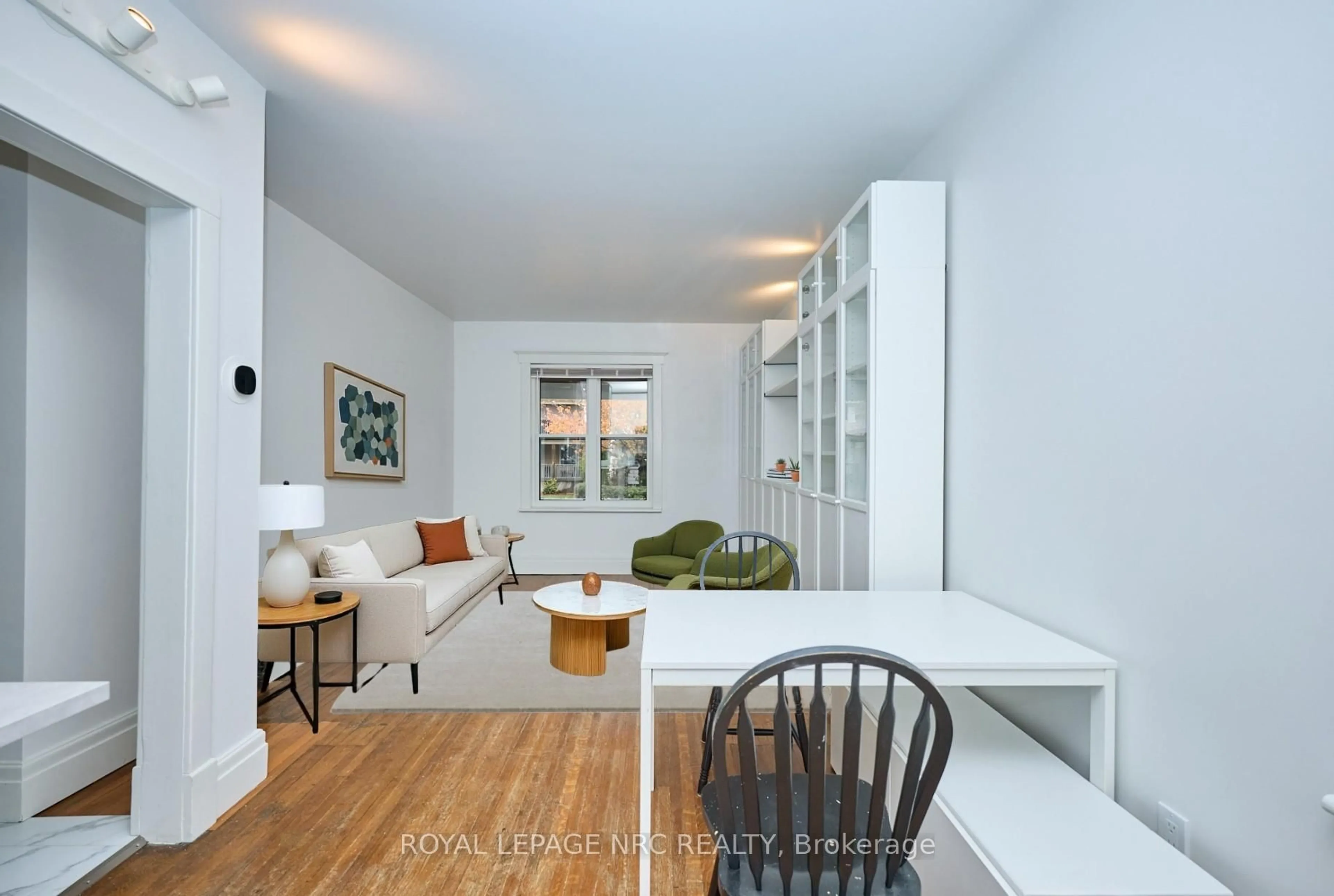 Living room with furniture, unknown for 61 York St, St. Catharines Ontario L2R 6C6