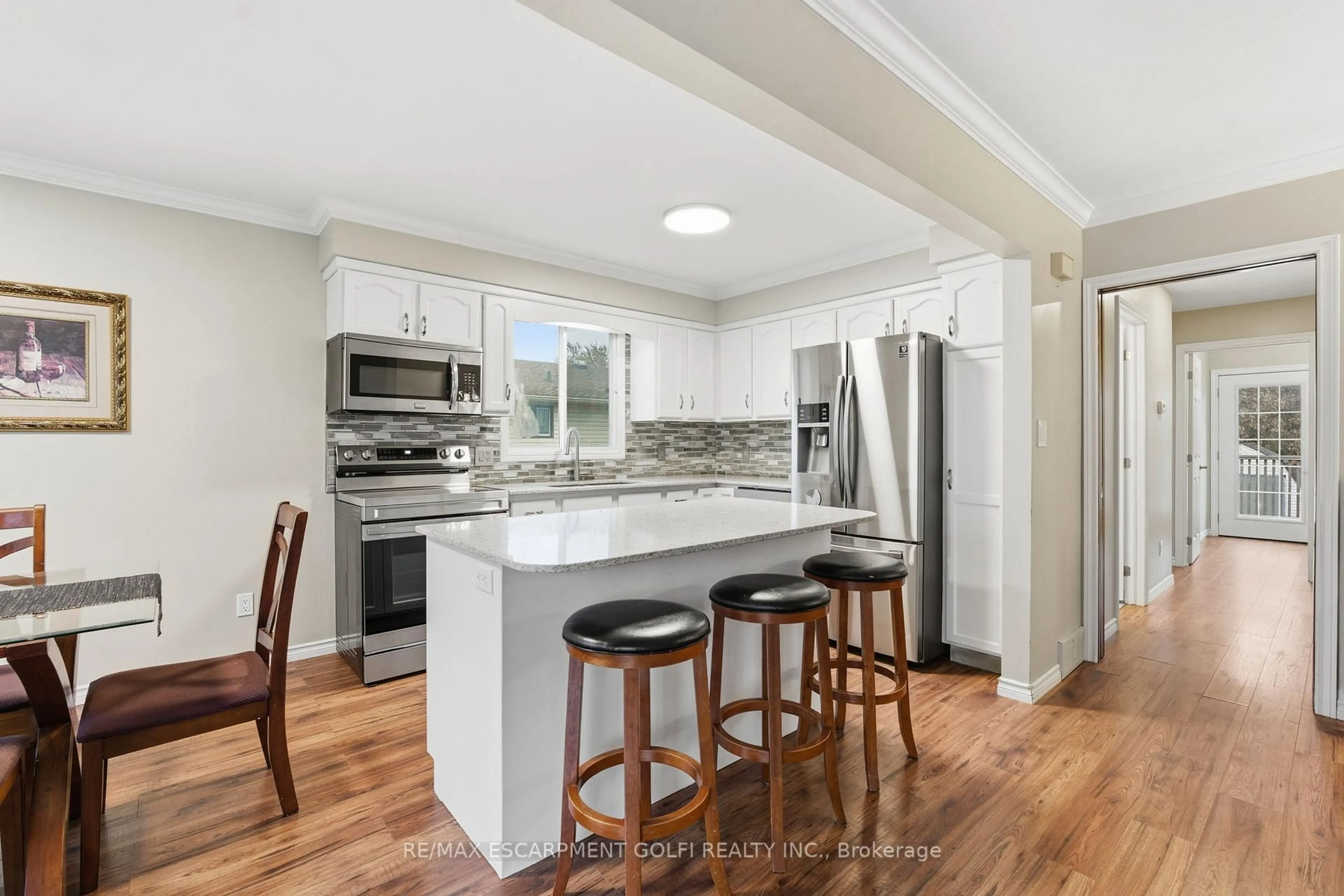 Open concept kitchen, unknown for 85 RICE Rd, Welland Ontario L3C 2V6