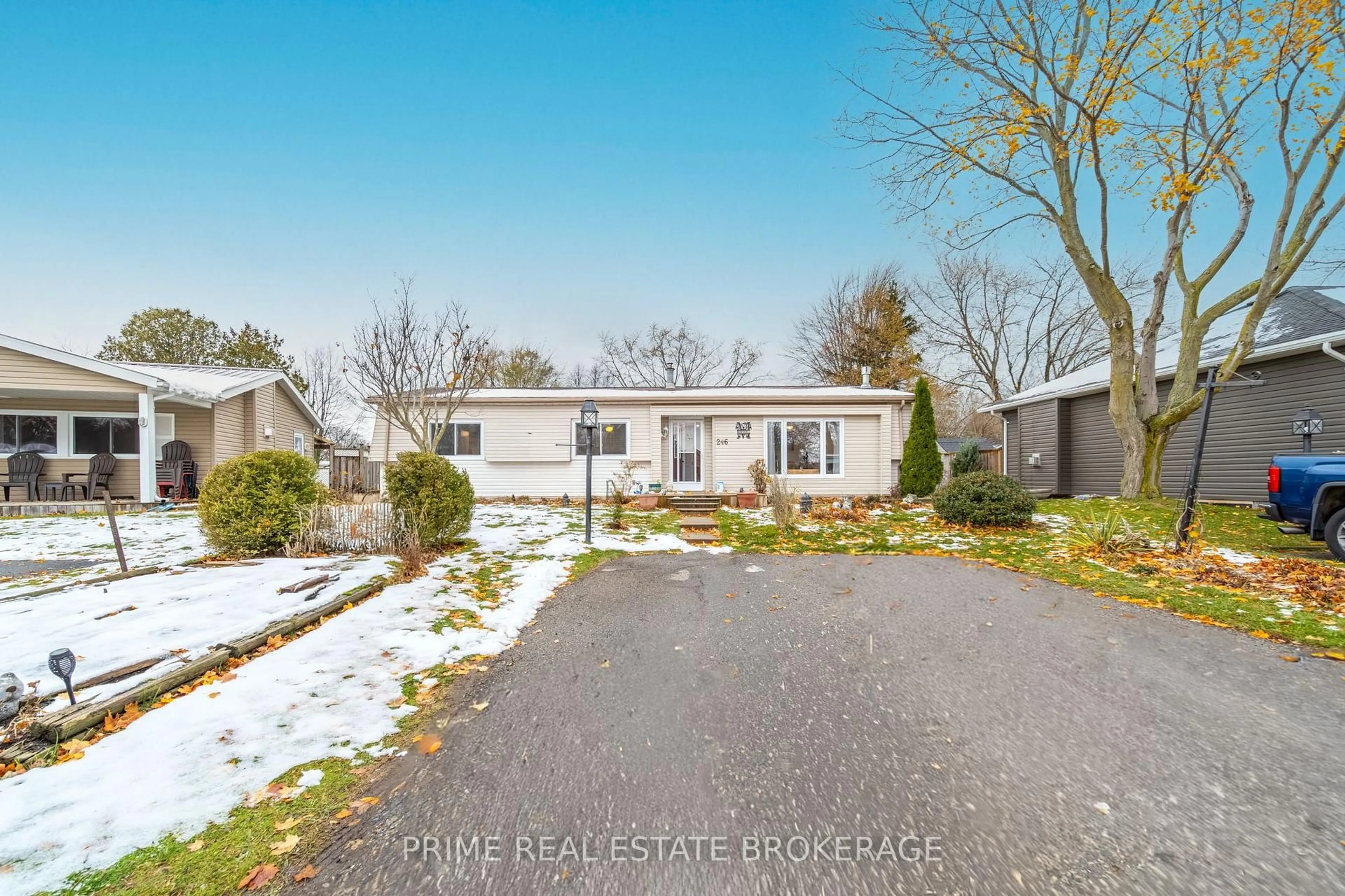 A pic from outside/outdoor area/front of a property/back of a property/a pic from drone, street for 246 Southwinds Crt, South Huron Ontario N0M 1T0