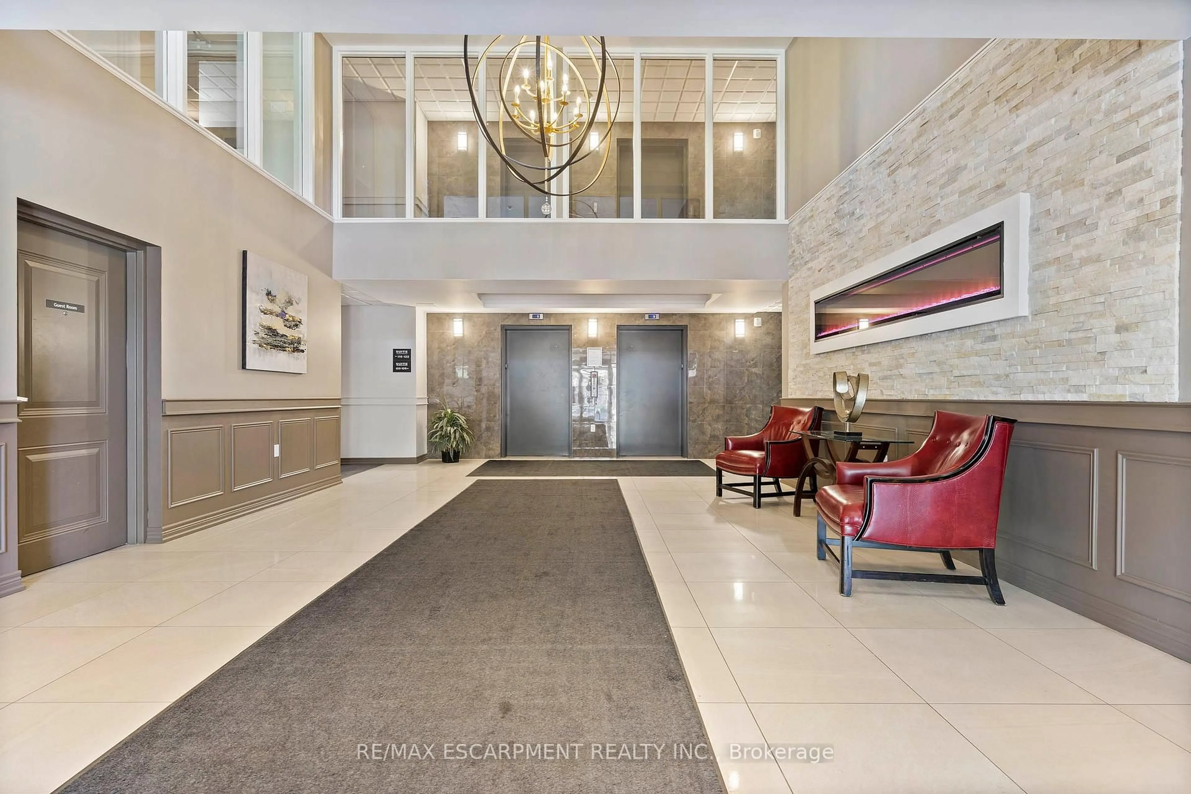 Lobby for 4644 Pettit Ave #213, Niagara Falls Ontario L2E 0B4