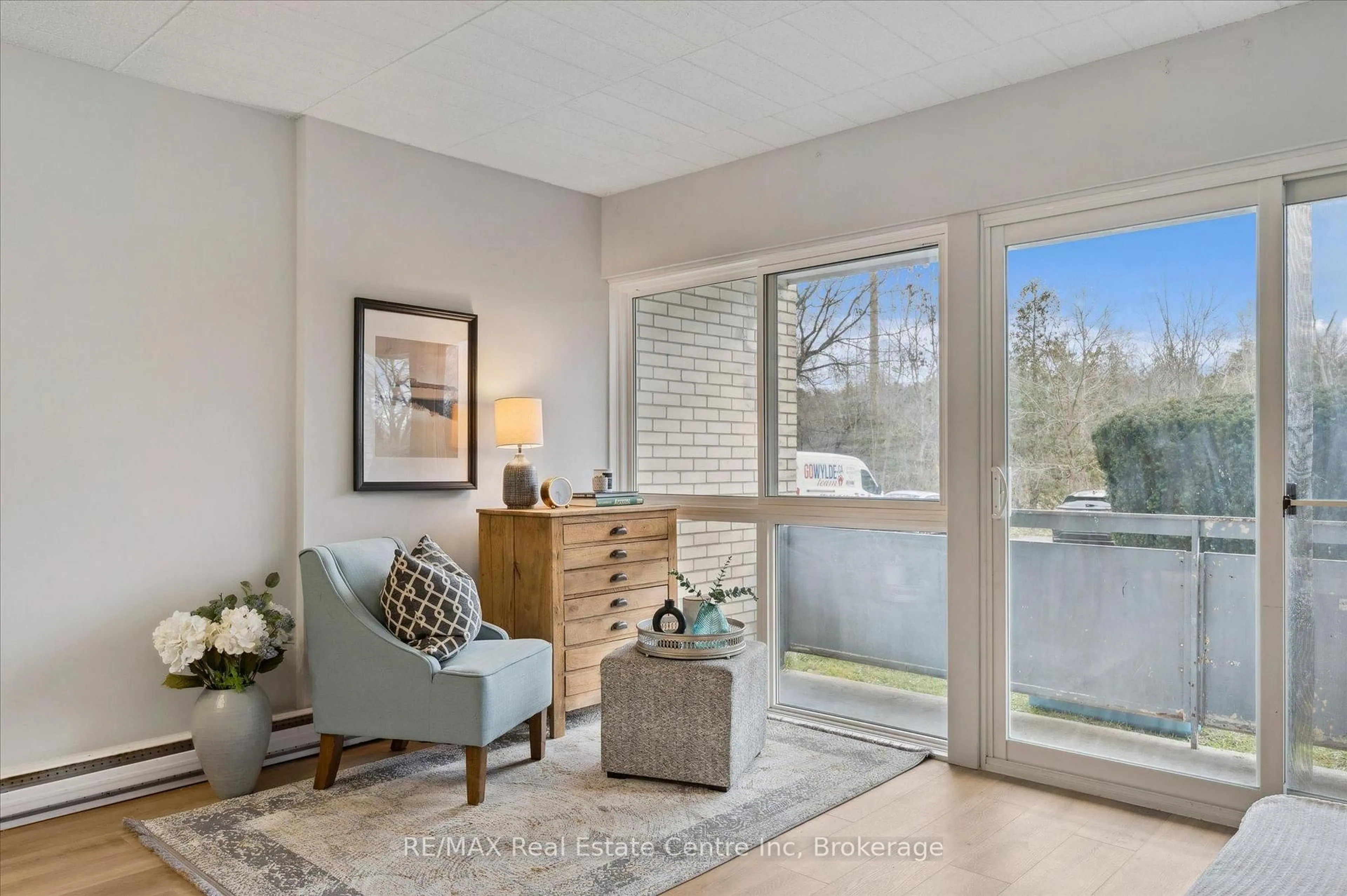 Unknown for 105 CONROY Cres #102, Guelph Ontario N1G 2V5