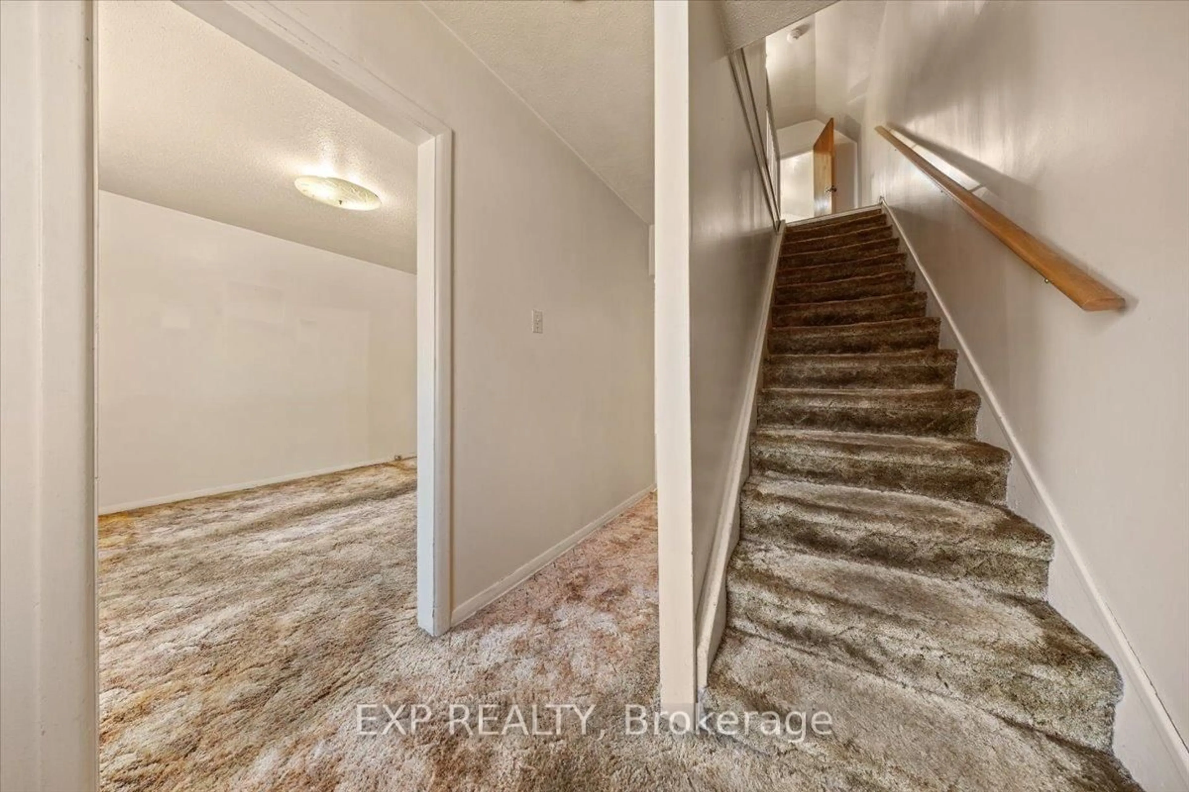 Unknown for 198 Hinchey Ave, Ottawa Ontario K1Y 1L7