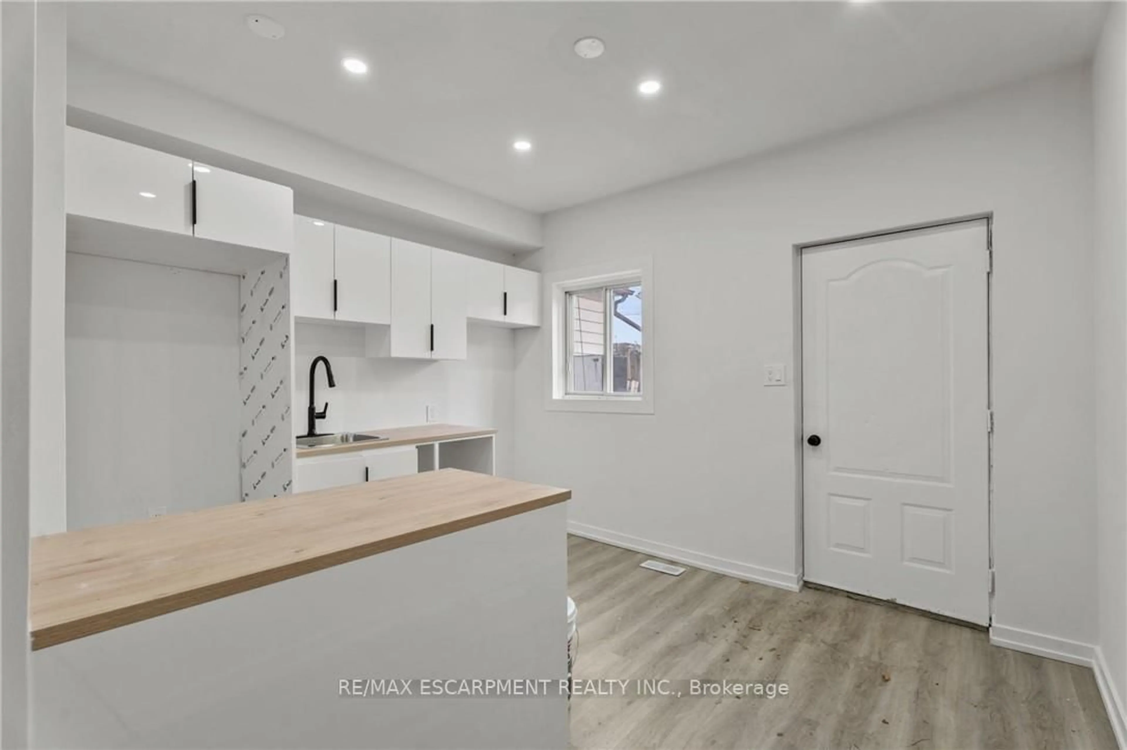 Open concept kitchen, unknown for 246 Mary St, Hamilton Ontario L8L 4W1