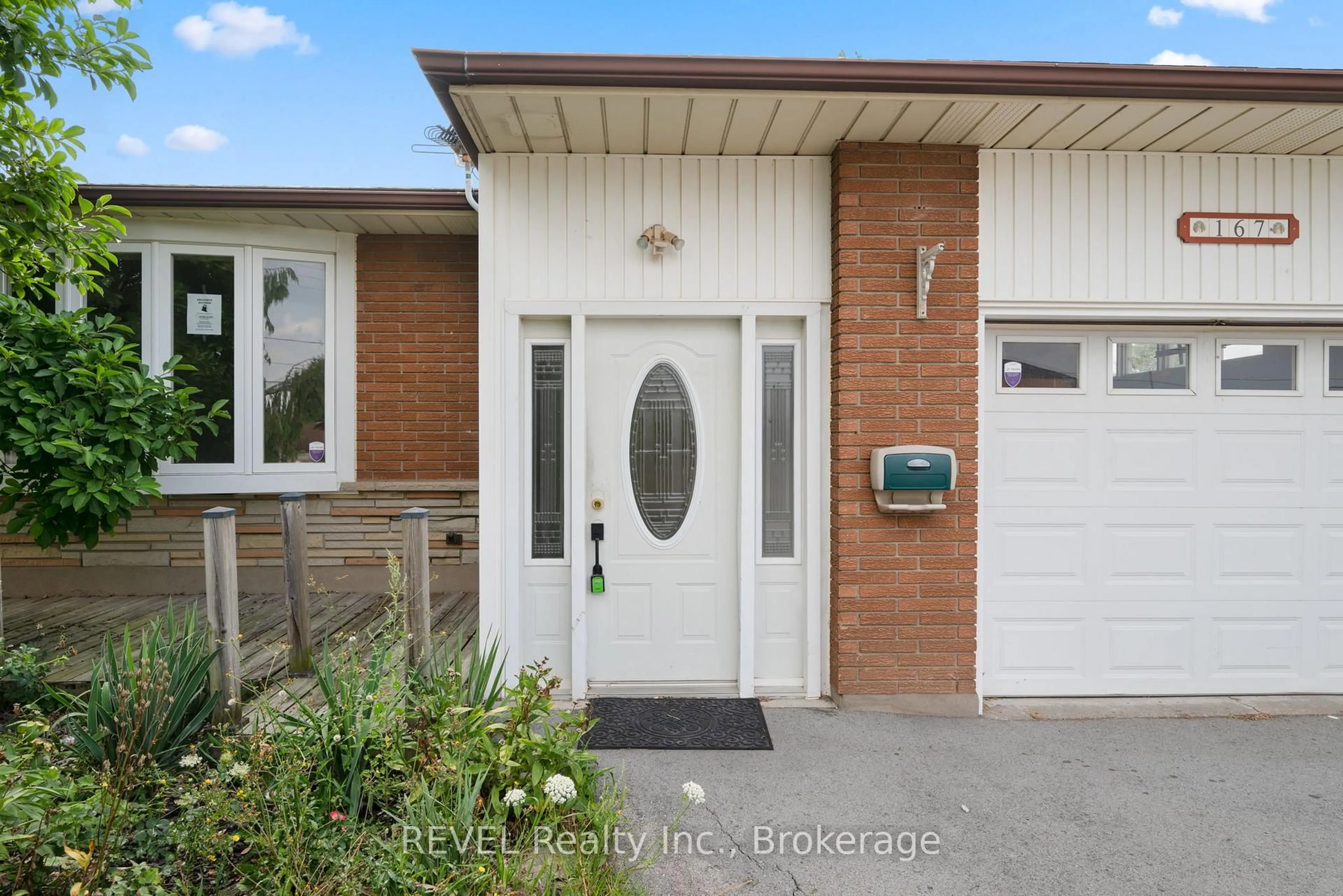 Home with brick exterior material, street for 167 Wellington St, Welland Ontario L3B 3N2