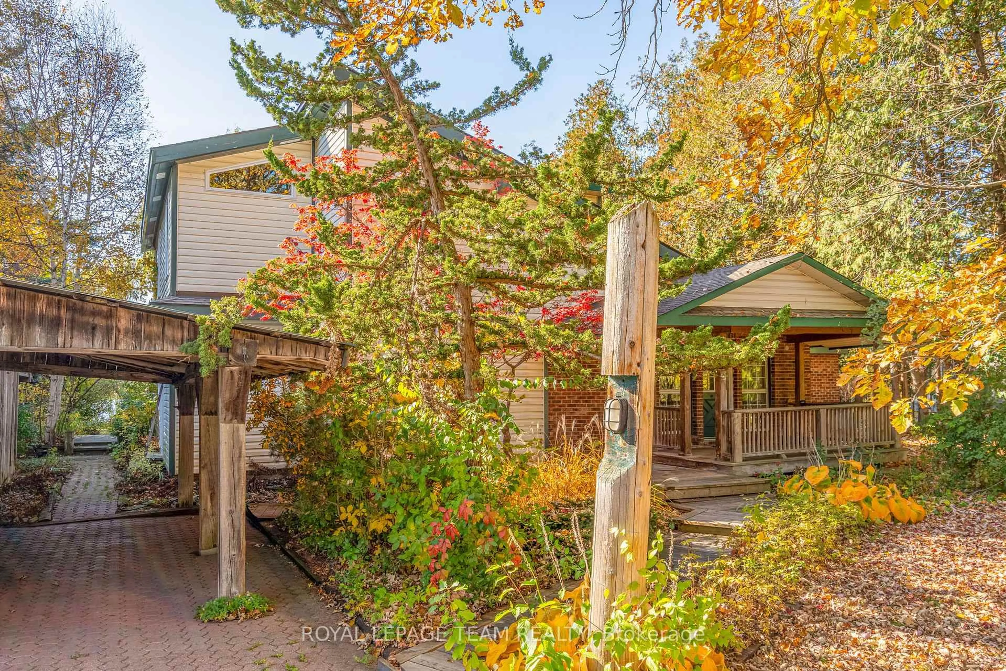 Patio, street for 2322 Summerside Dr, Ottawa Ontario K4M 1B4