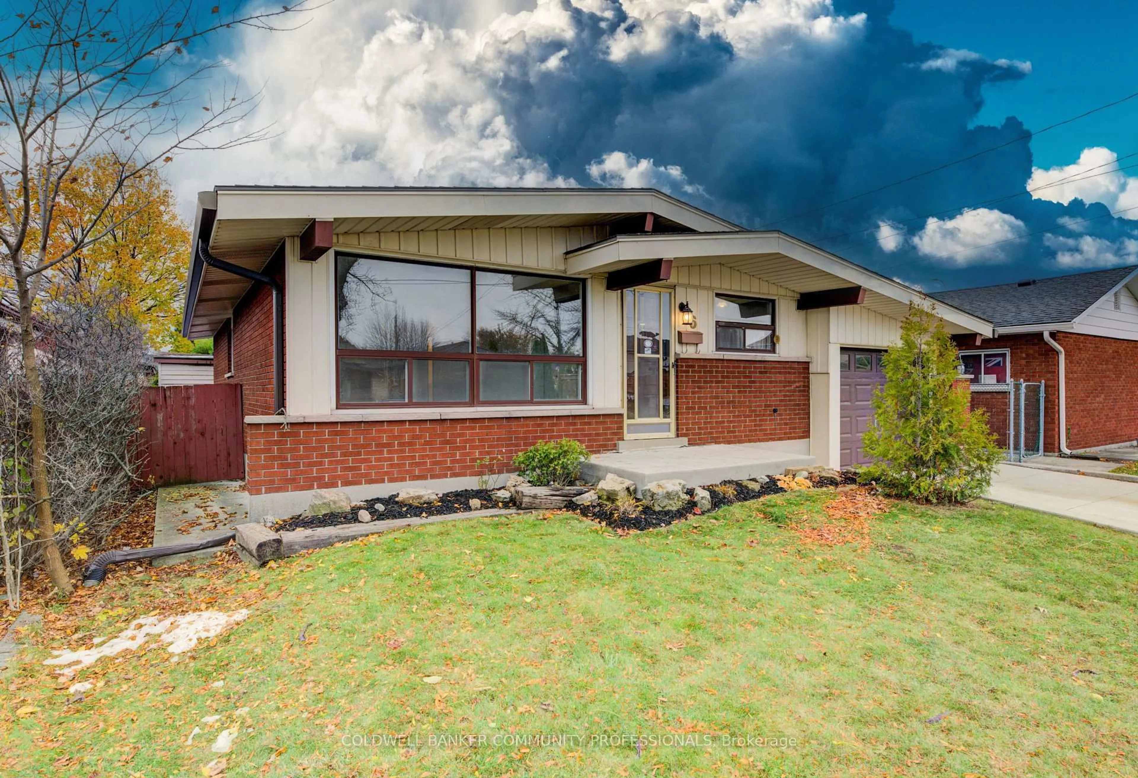 Home with brick exterior material, unknown for 6 Jasmine St, Hamilton Ontario L8V 2M9