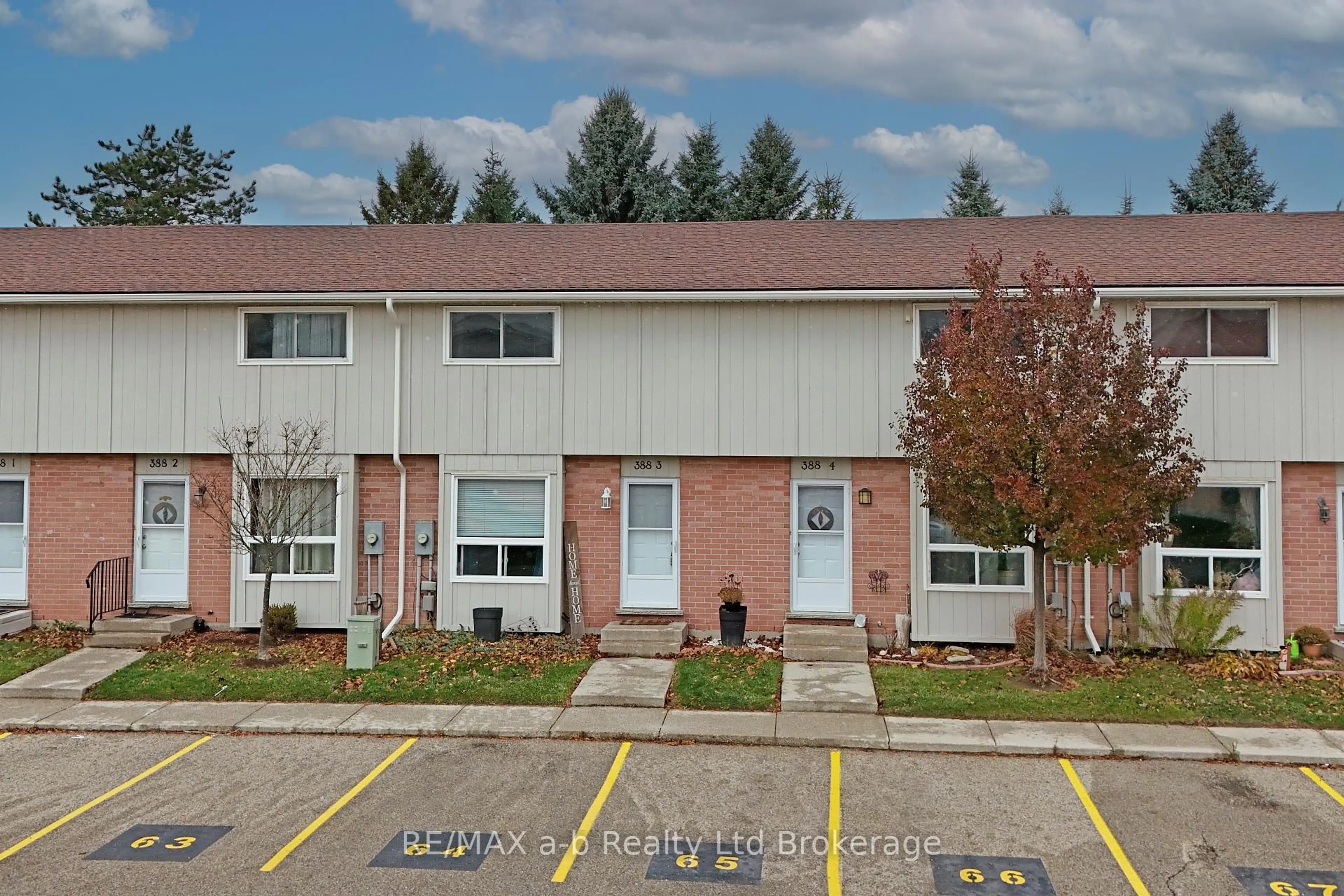 A pic from outside/outdoor area/front of a property/back of a property/a pic from drone, street for 388 Springbank Ave #3, Woodstock Ontario N4T 1L4