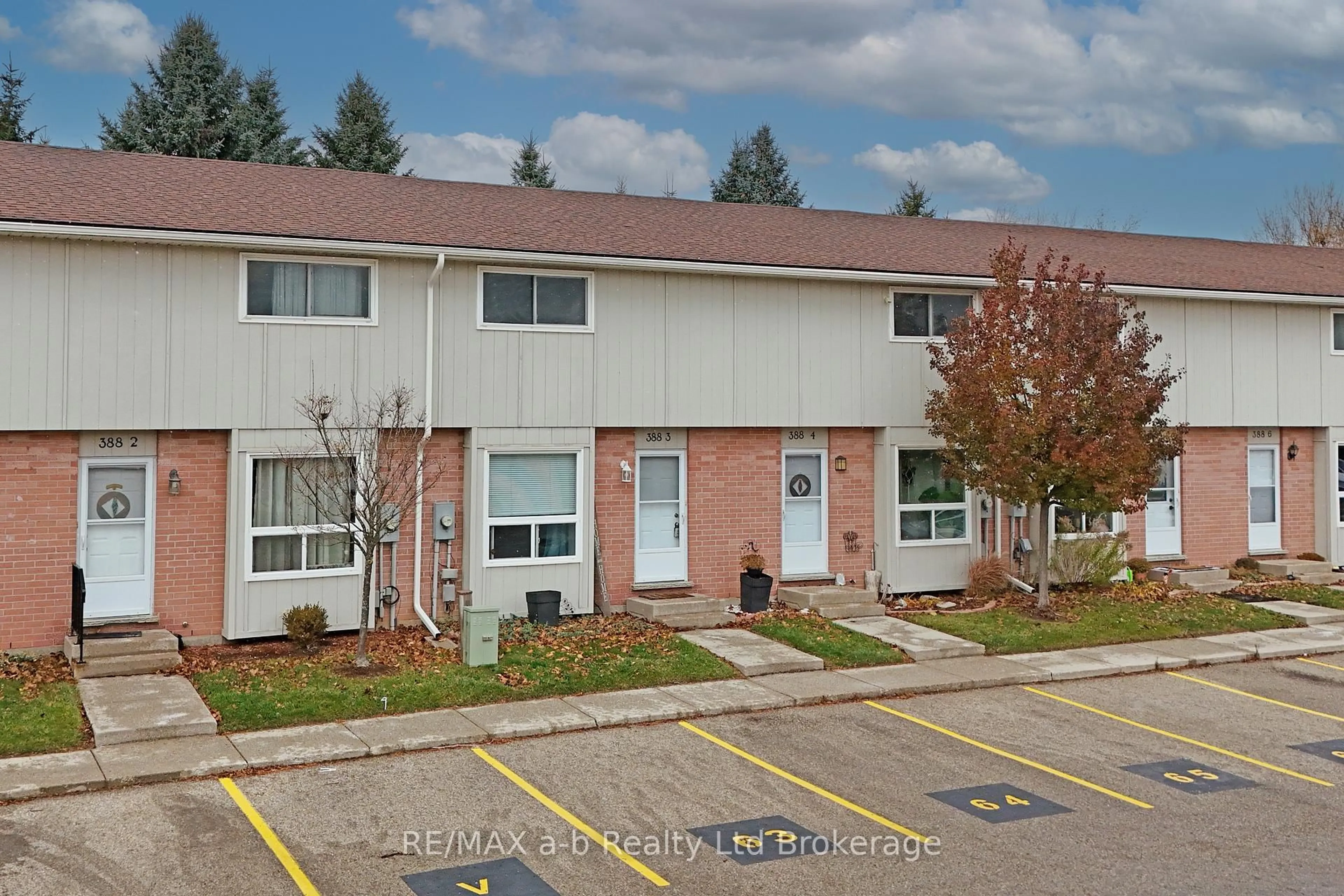 A pic from outside/outdoor area/front of a property/back of a property/a pic from drone, street for 388 Springbank Ave #3, Woodstock Ontario N4T 1L4