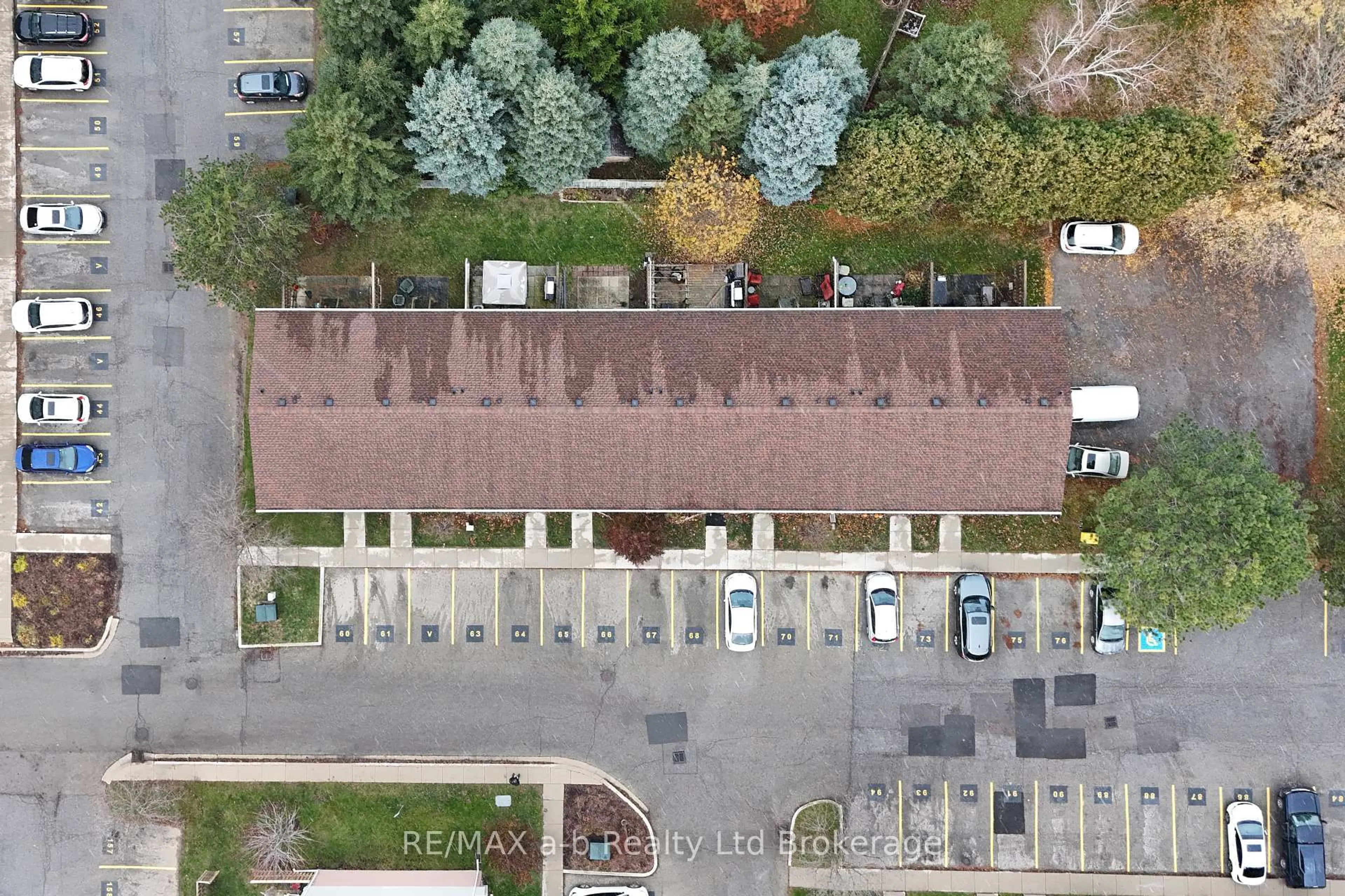 A pic from outside/outdoor area/front of a property/back of a property/a pic from drone, street for 388 Springbank Ave #3, Woodstock Ontario N4T 1L4