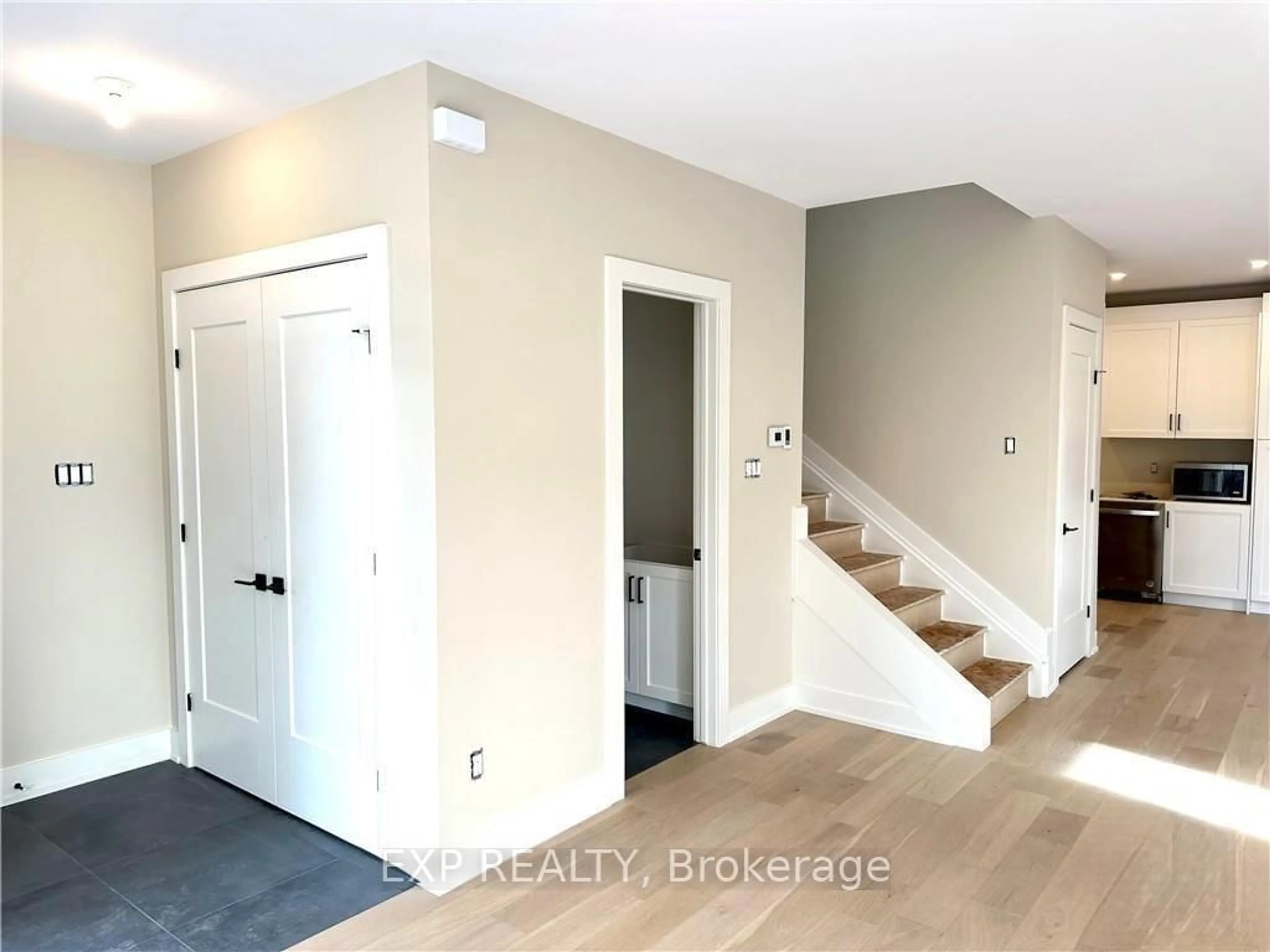 Indoor entryway for 25 O'meara St #A + B, Ottawa Ontario K1Y 2S8