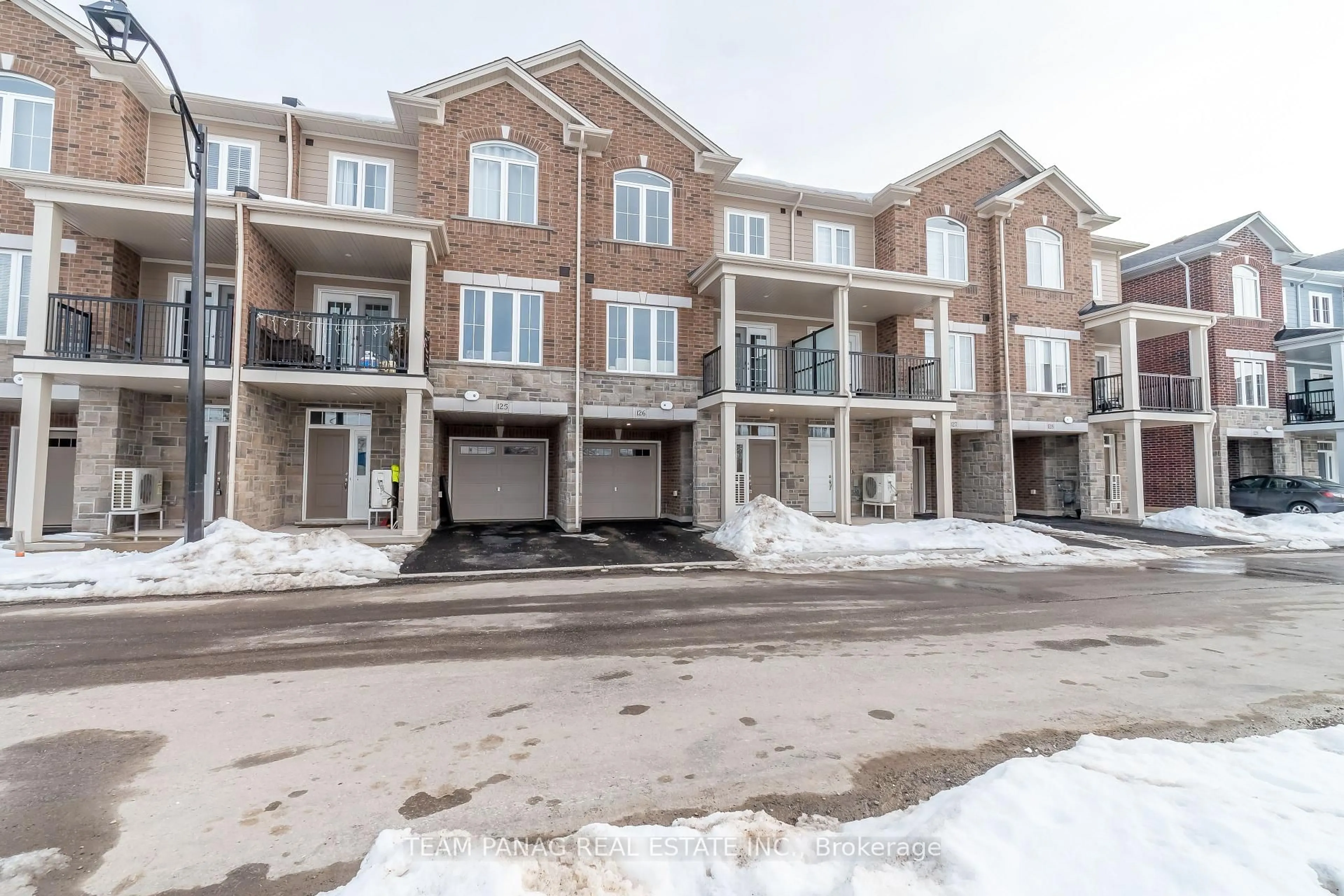 A pic from outside/outdoor area/front of a property/back of a property/a pic from drone, street for 677 Park Rd #126, Brantford Ontario N3R 0C2
