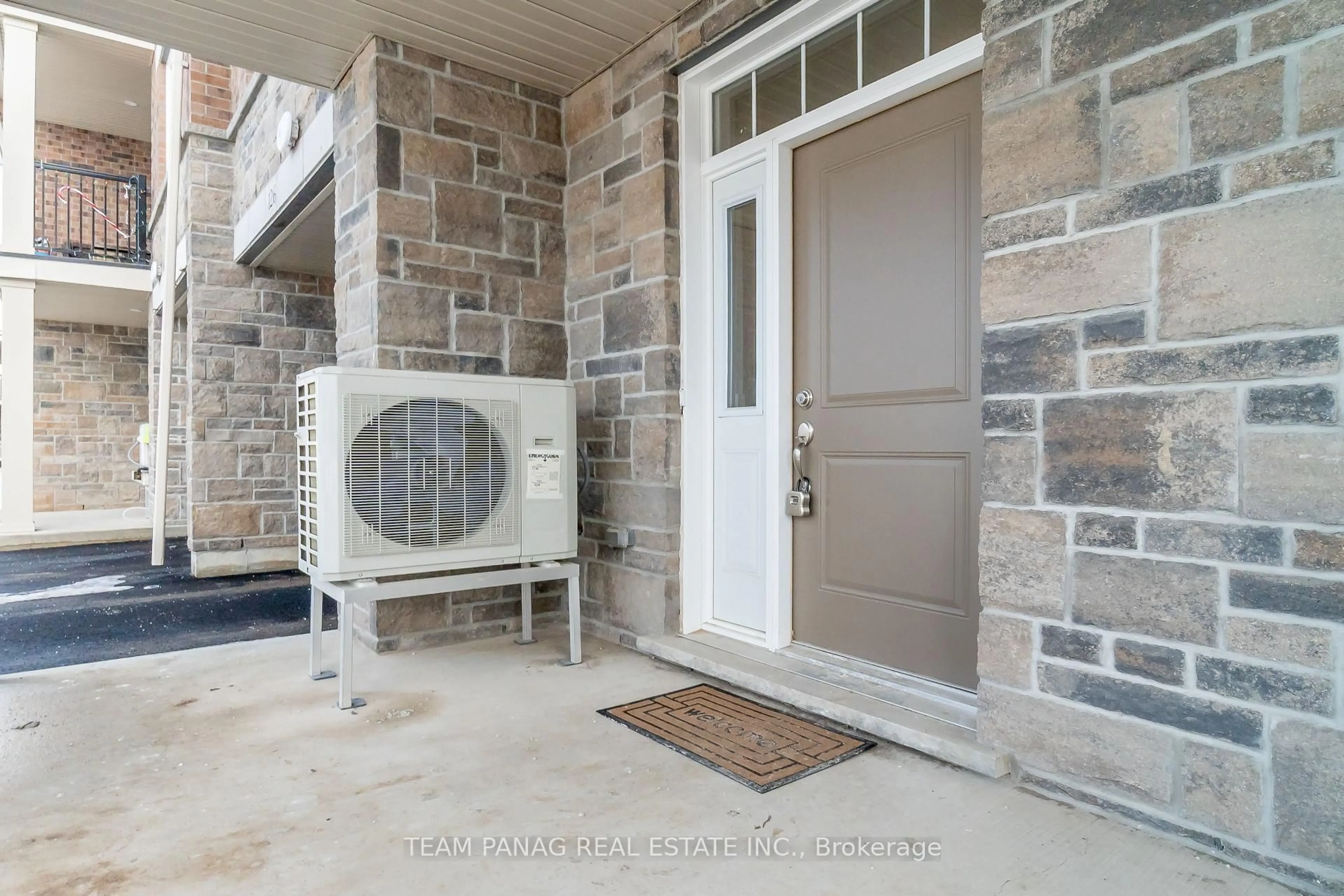 Indoor entryway for 677 Park Rd #126, Brantford Ontario N3R 0C2