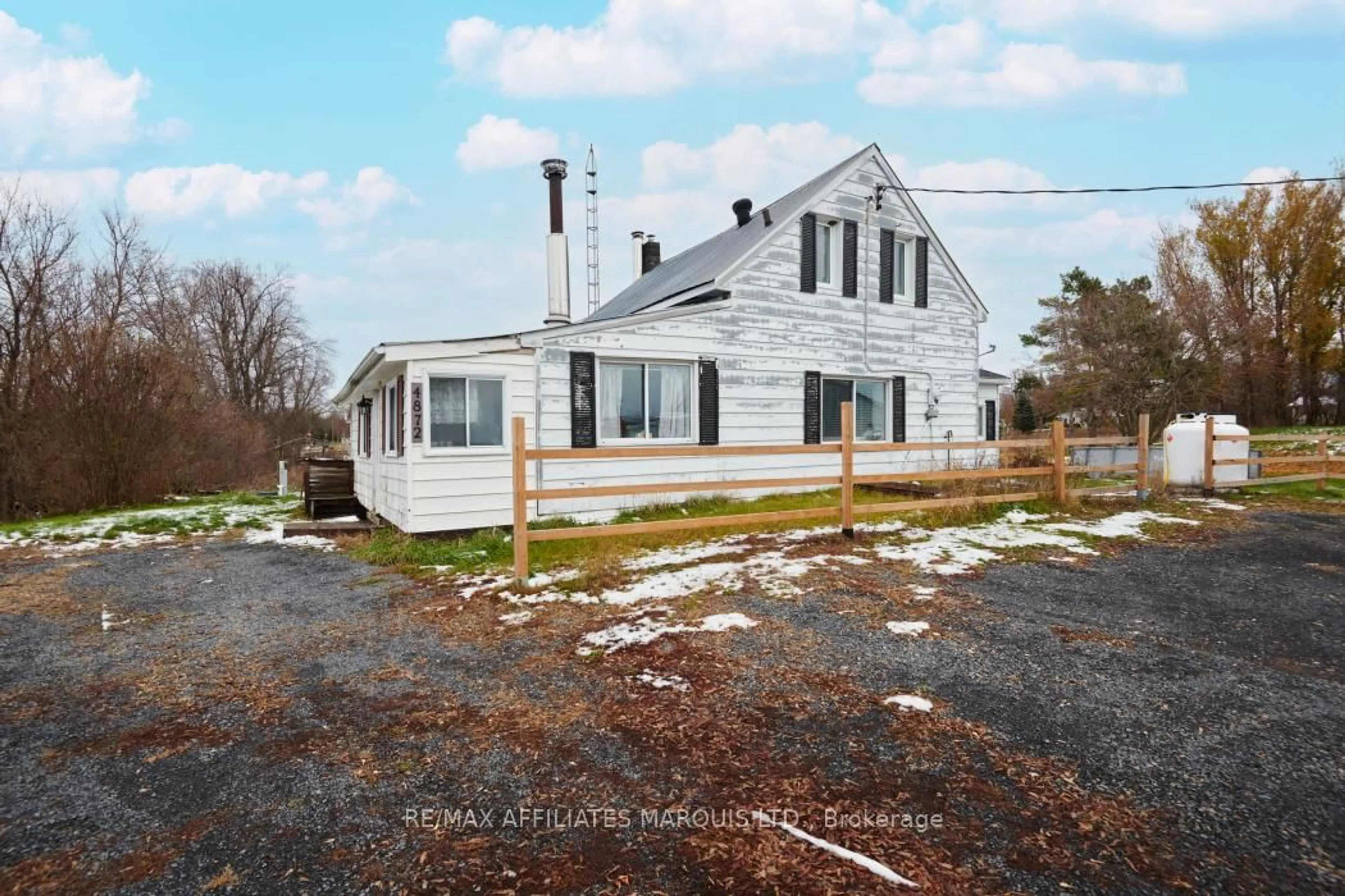 A pic from outside/outdoor area/front of a property/back of a property/a pic from drone, building for 4872 Nine Mile Rd, South Glengarry Ontario K0C 1S0