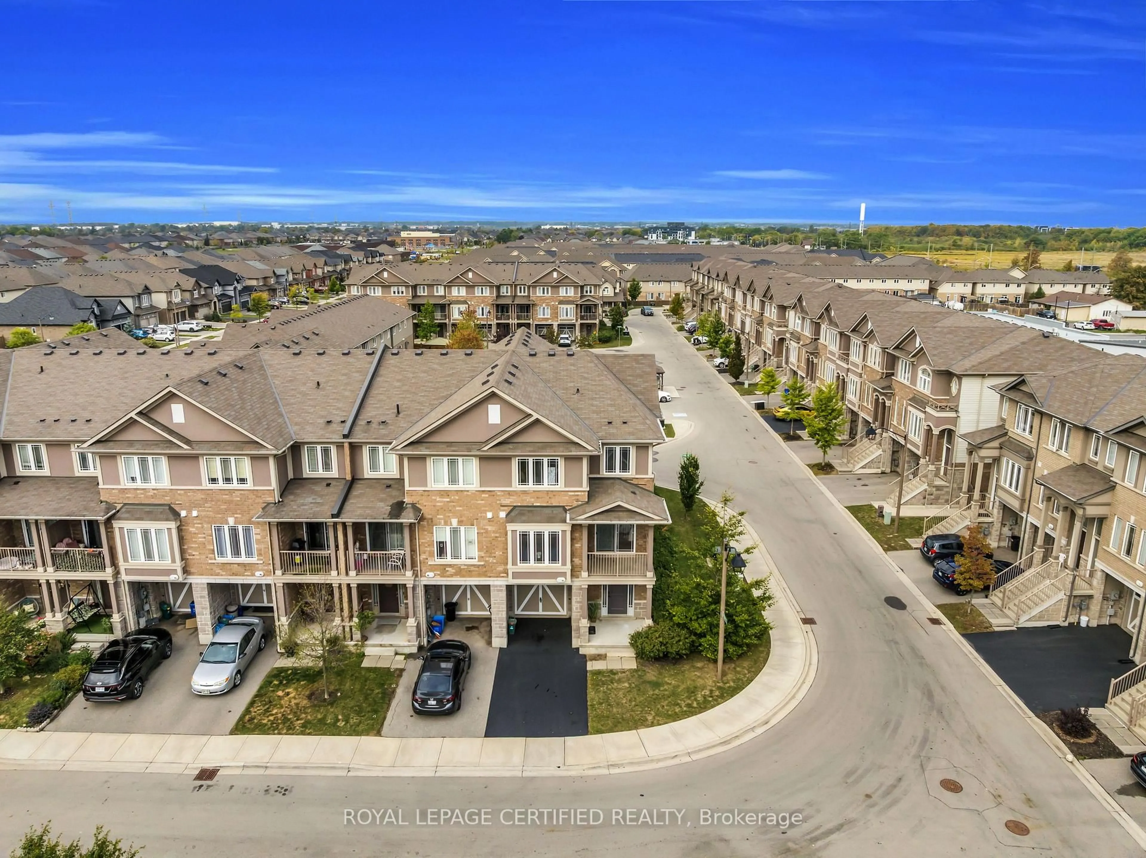 A pic from outside/outdoor area/front of a property/back of a property/a pic from drone, unknown for 89 Bloom Cres, Hamilton Ontario L0R 1P0