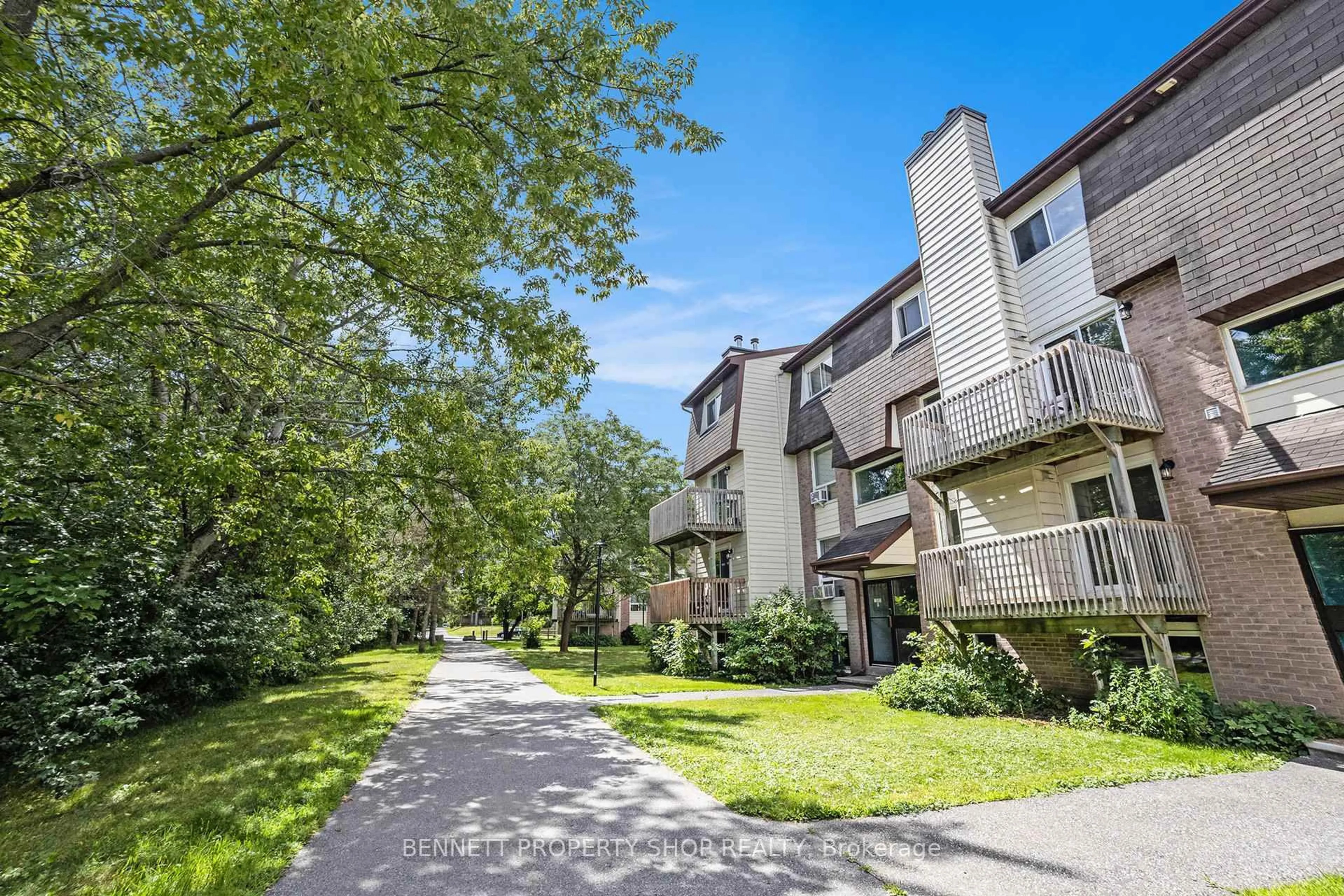 Patio, unknown for 1585 Goth Ave #105, Ottawa Ontario K1T 1E3