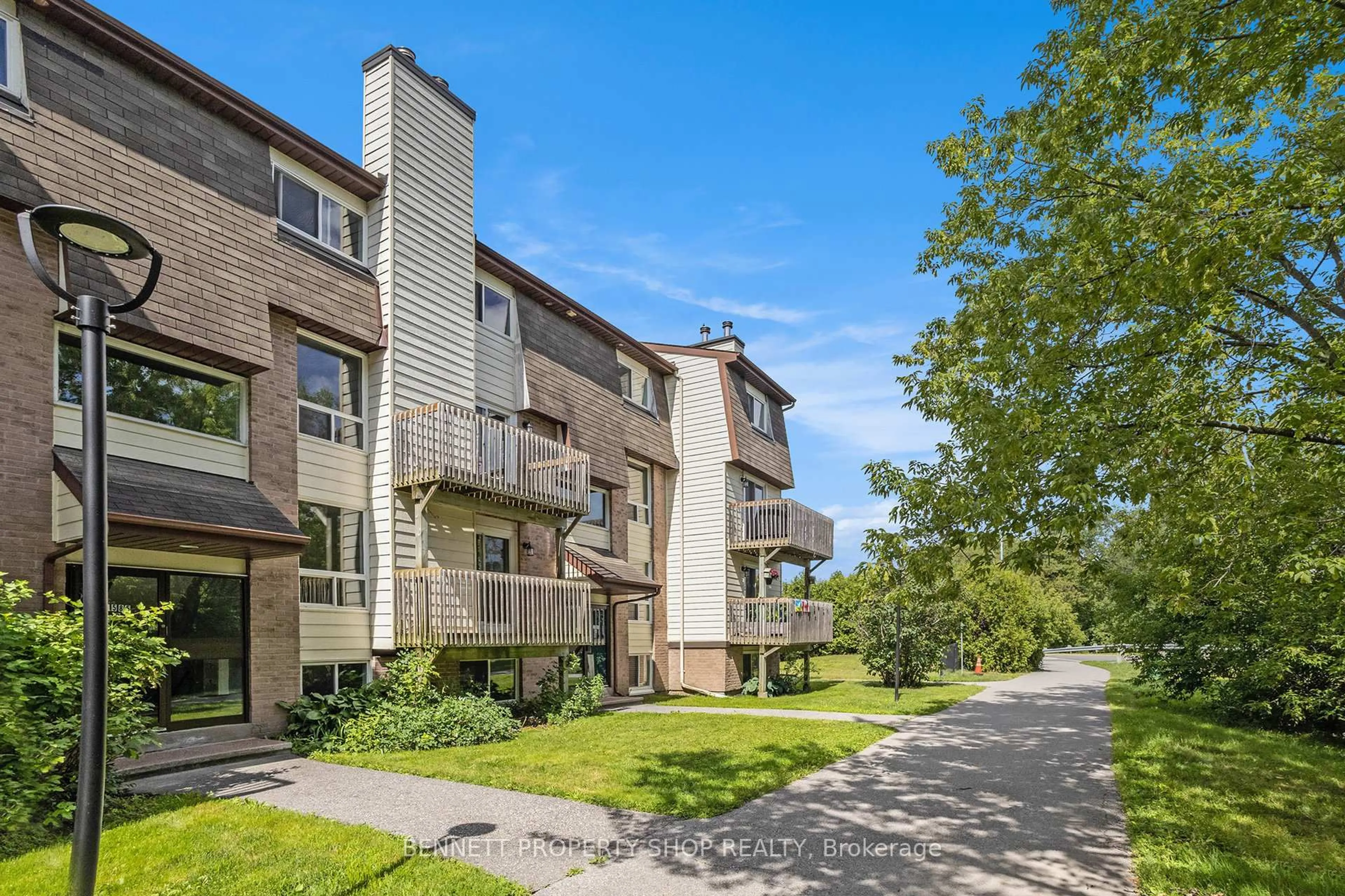 Unknown for 1585 Goth Ave #105, Ottawa Ontario K1T 1E3