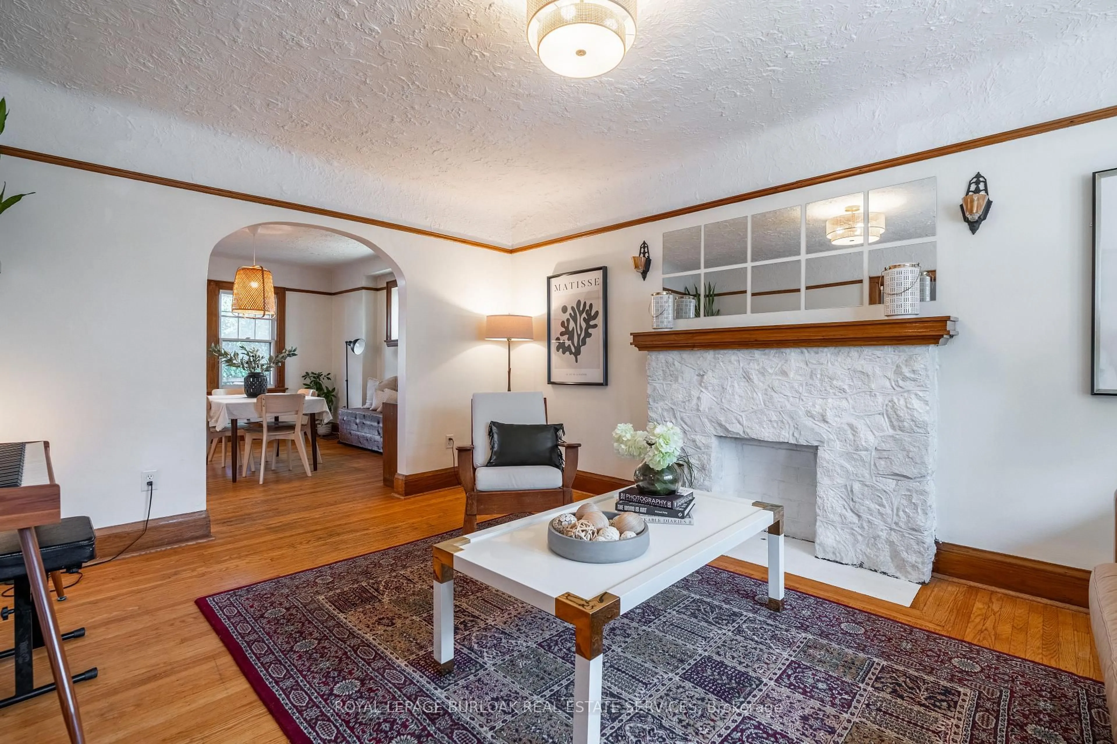 Living room with furniture, unknown for 26 Weir St, Hamilton Ontario L8K 3A1