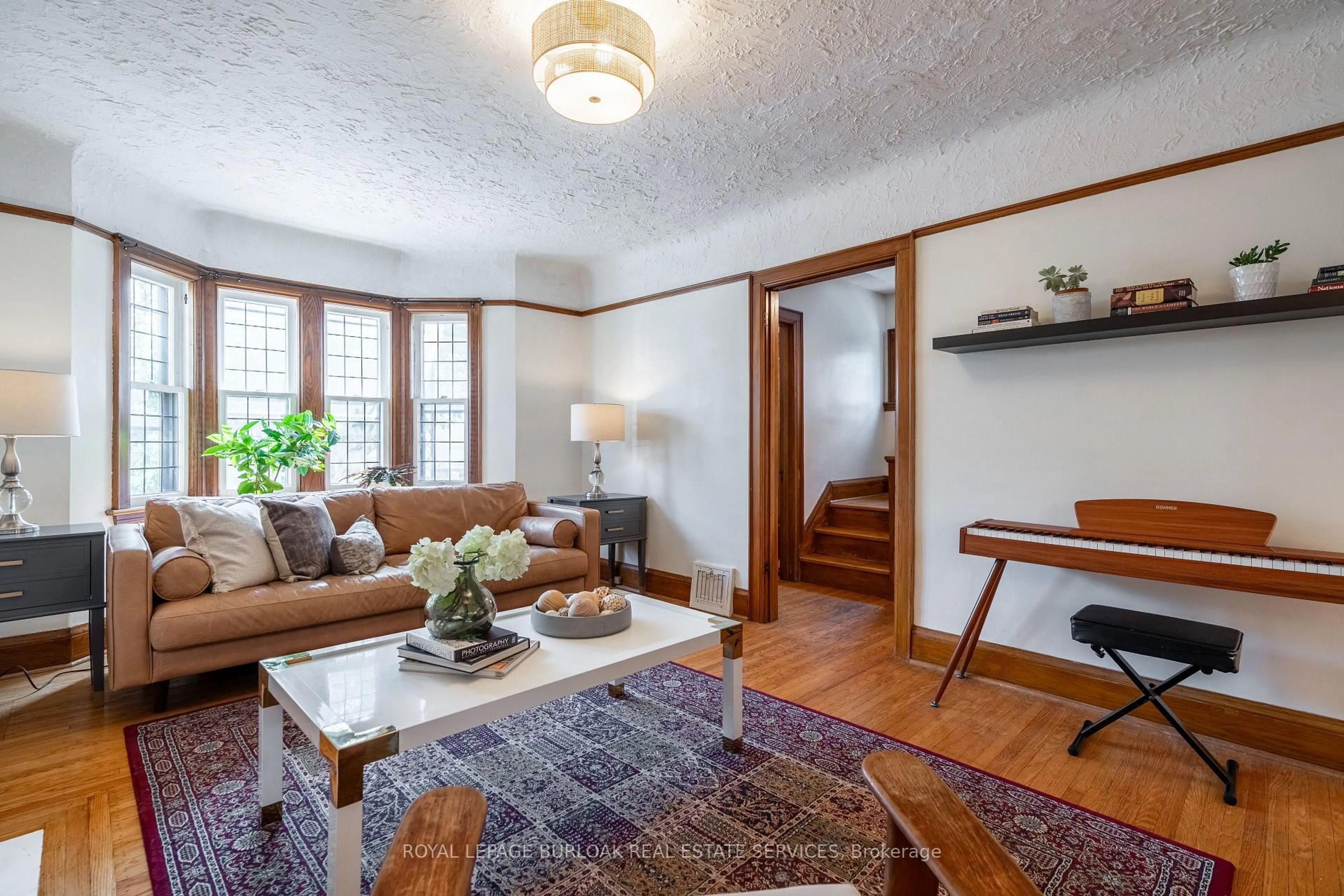 Living room with furniture, unknown for 26 Weir St, Hamilton Ontario L8K 3A1