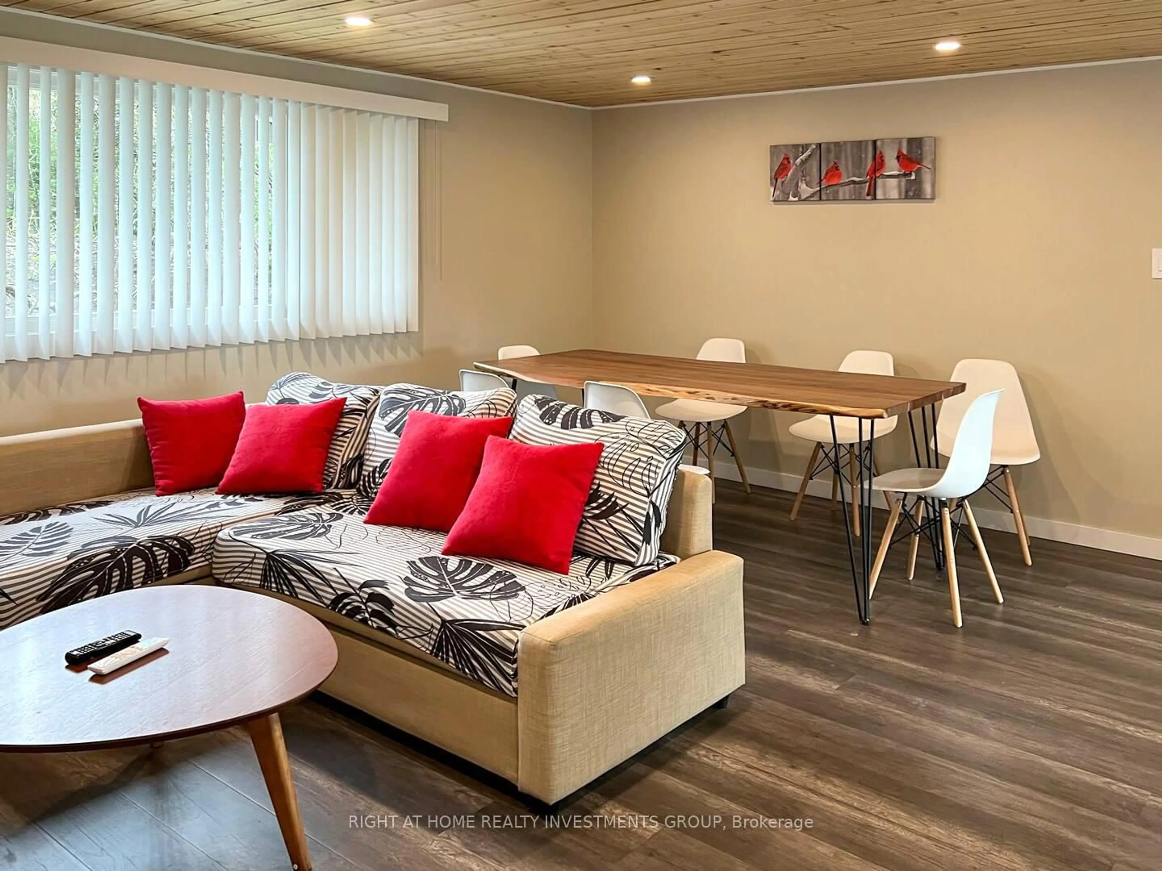 Living room with furniture, wood/laminate floor for 284 KAWARTHA HIDEAWAY Rd, Trent Lakes Ontario K0L 1J0