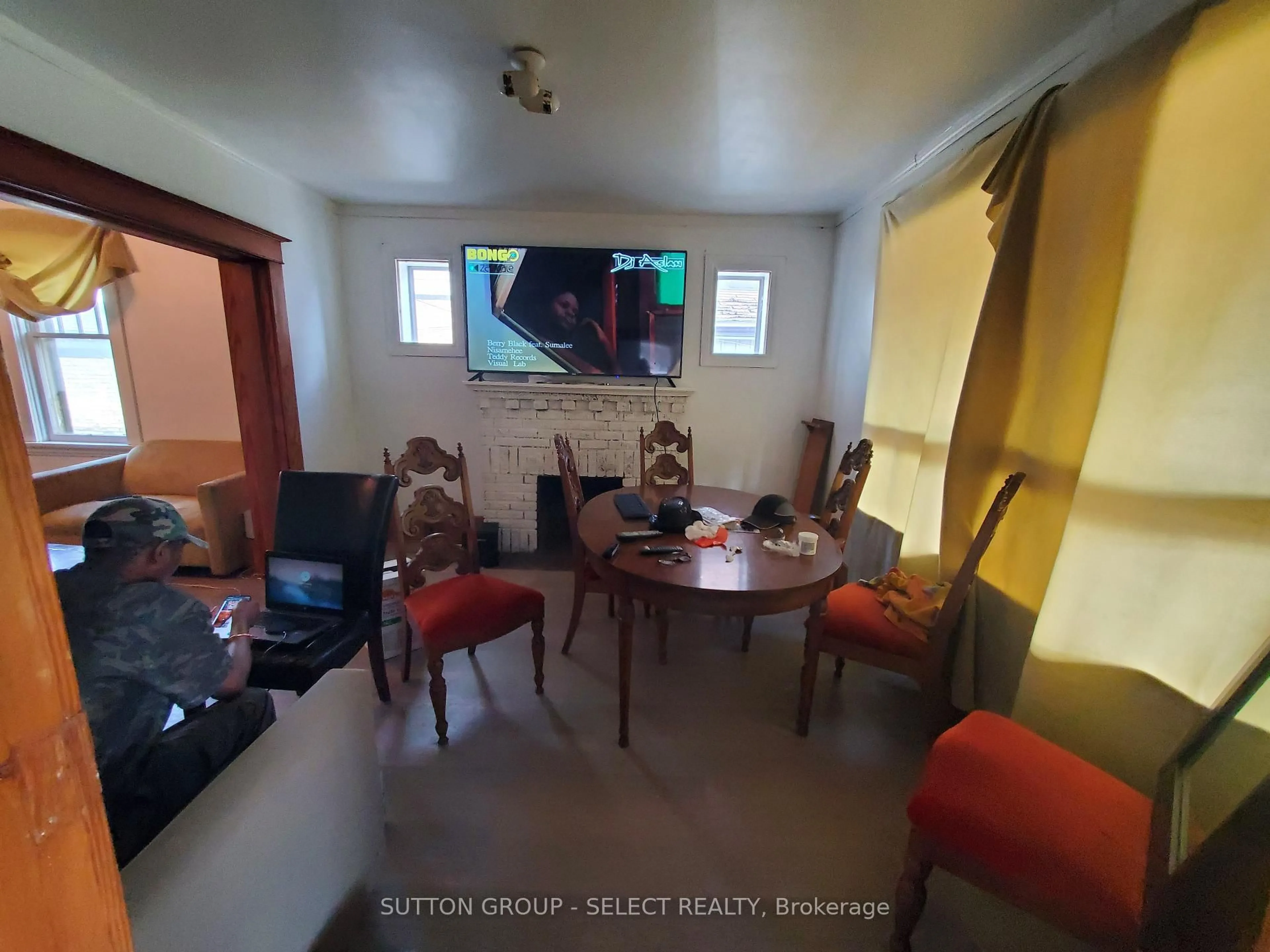 A pic of a room for 764 King St, London East Ontario N5W 2X4