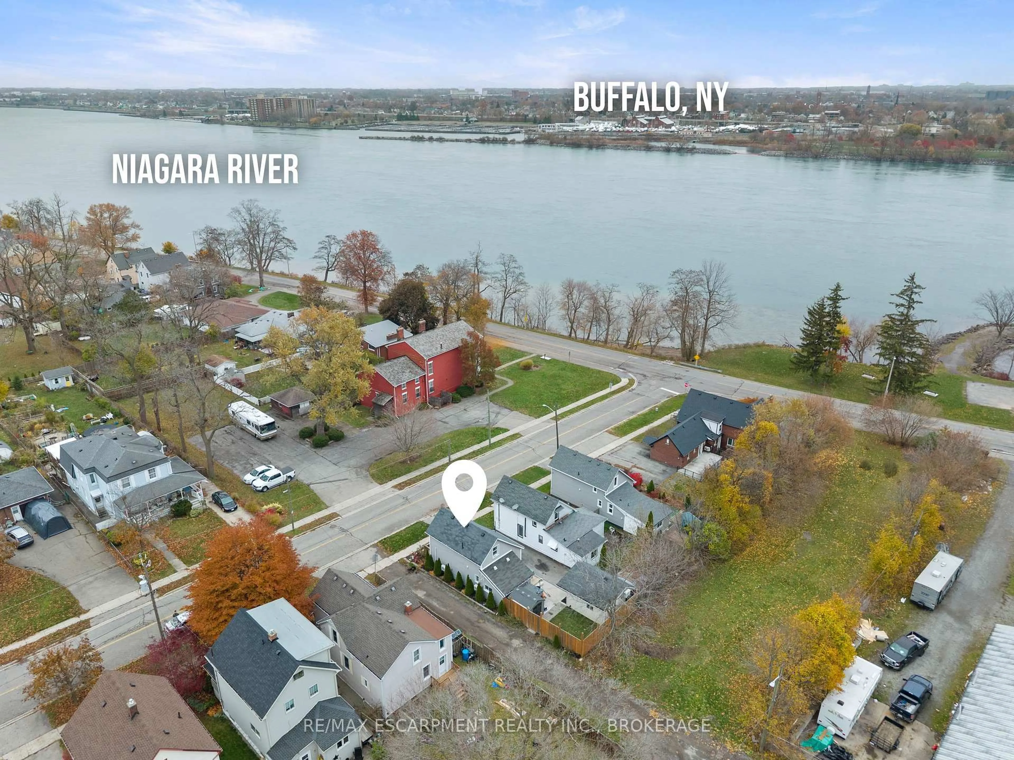 A pic from outside/outdoor area/front of a property/back of a property/a pic from drone, water/lake/river/ocean view for 15 Phipps St, Fort Erie Ontario L2A 2V1