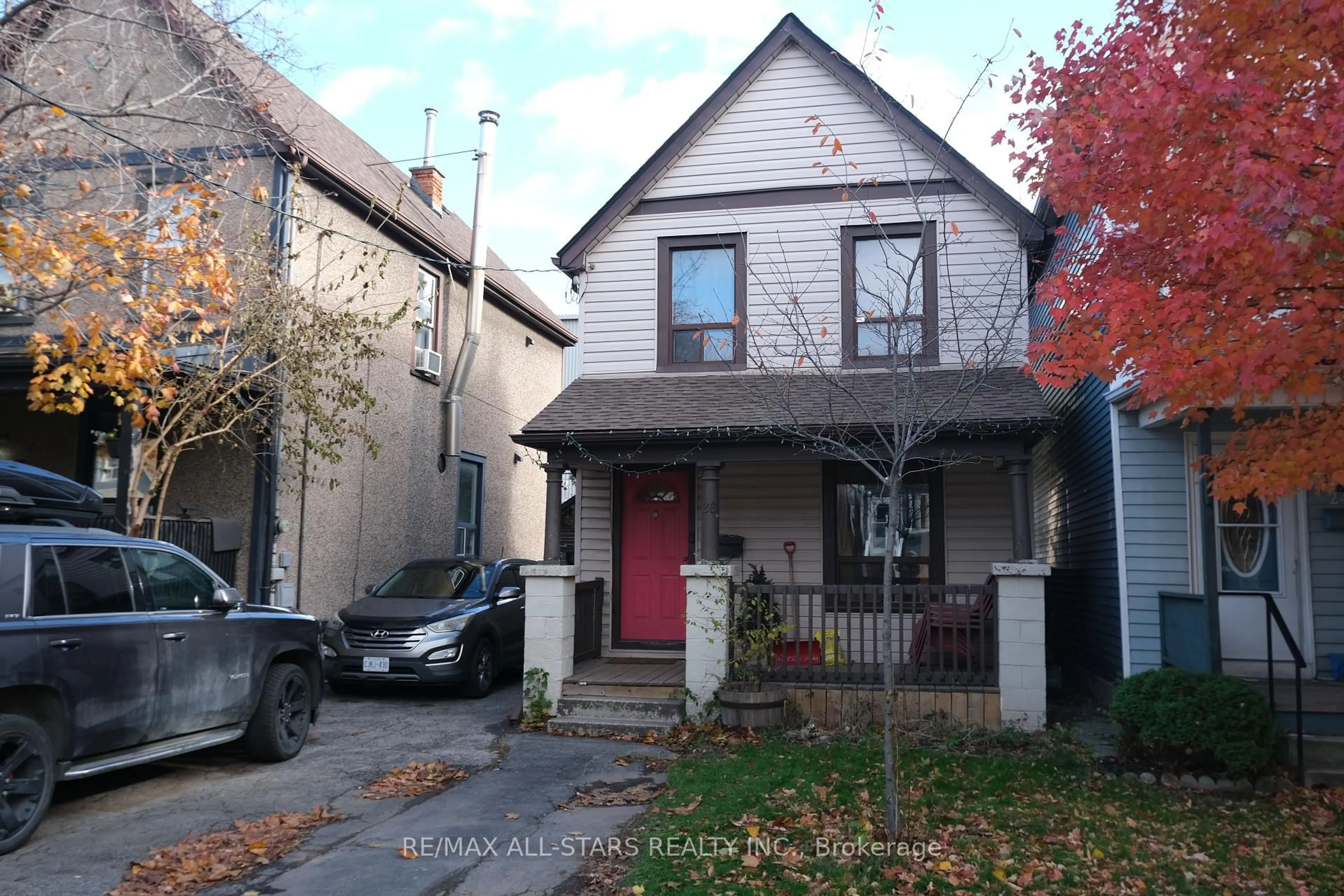 Home with brick exterior material, street for 26 Niagara St, Hamilton Ontario L8L 6A2