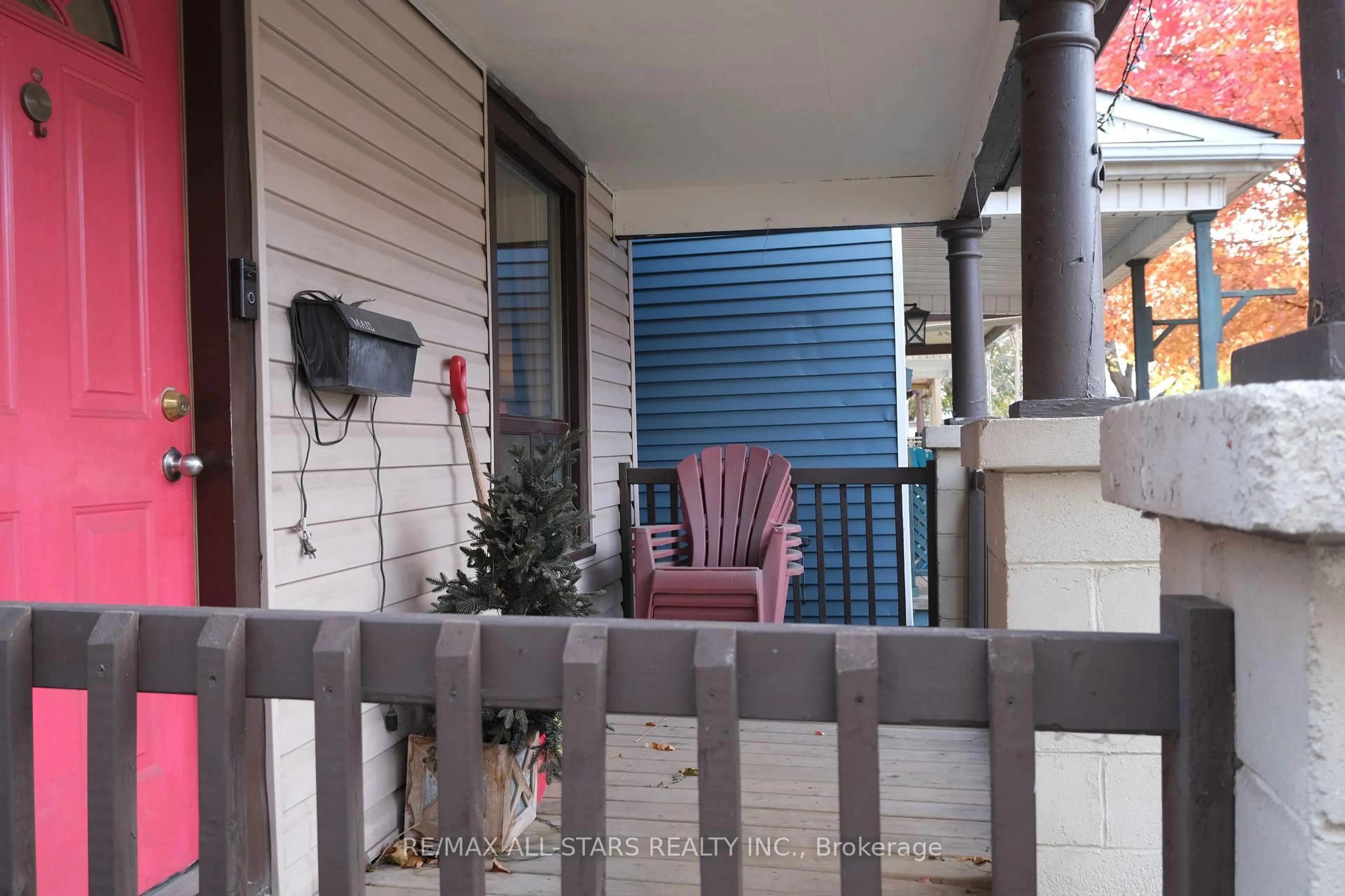 Balcony in the apartment, street for 26 Niagara St, Hamilton Ontario L8L 6A2