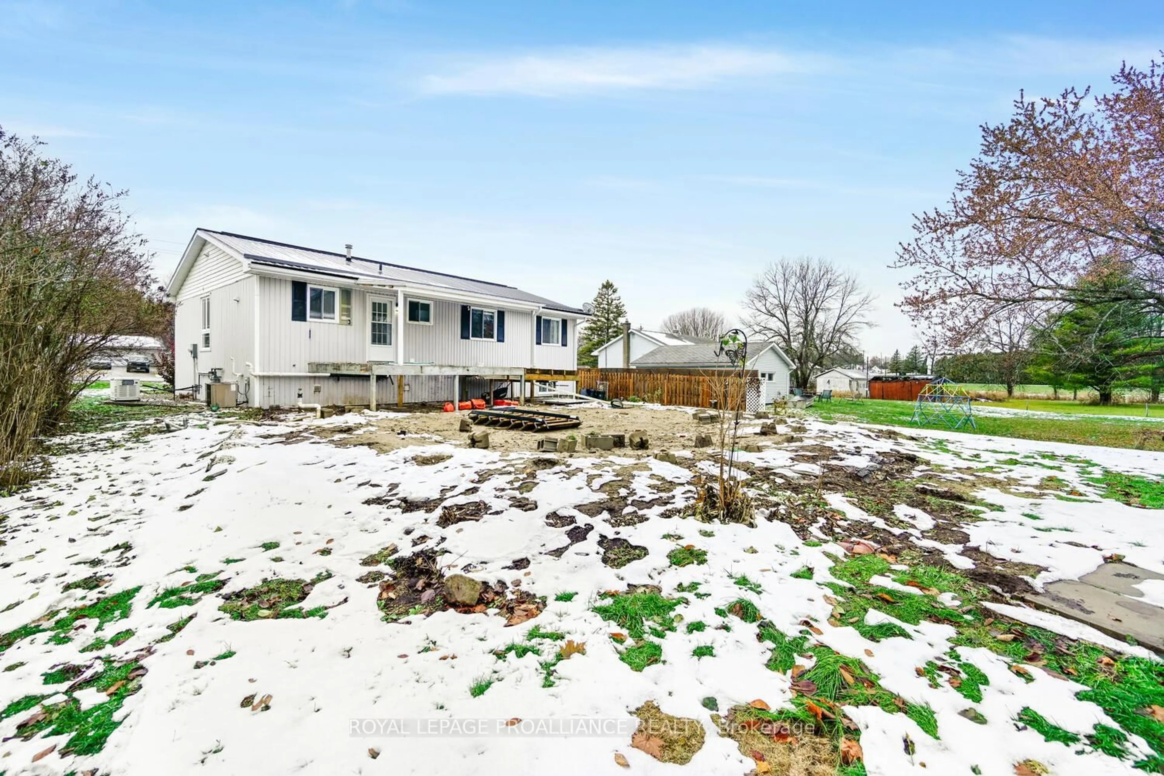 A pic from outside/outdoor area/front of a property/back of a property/a pic from drone, unknown for 4087 County 29 Rd, Elizabethtown-Kitley Ontario K6V 5T4