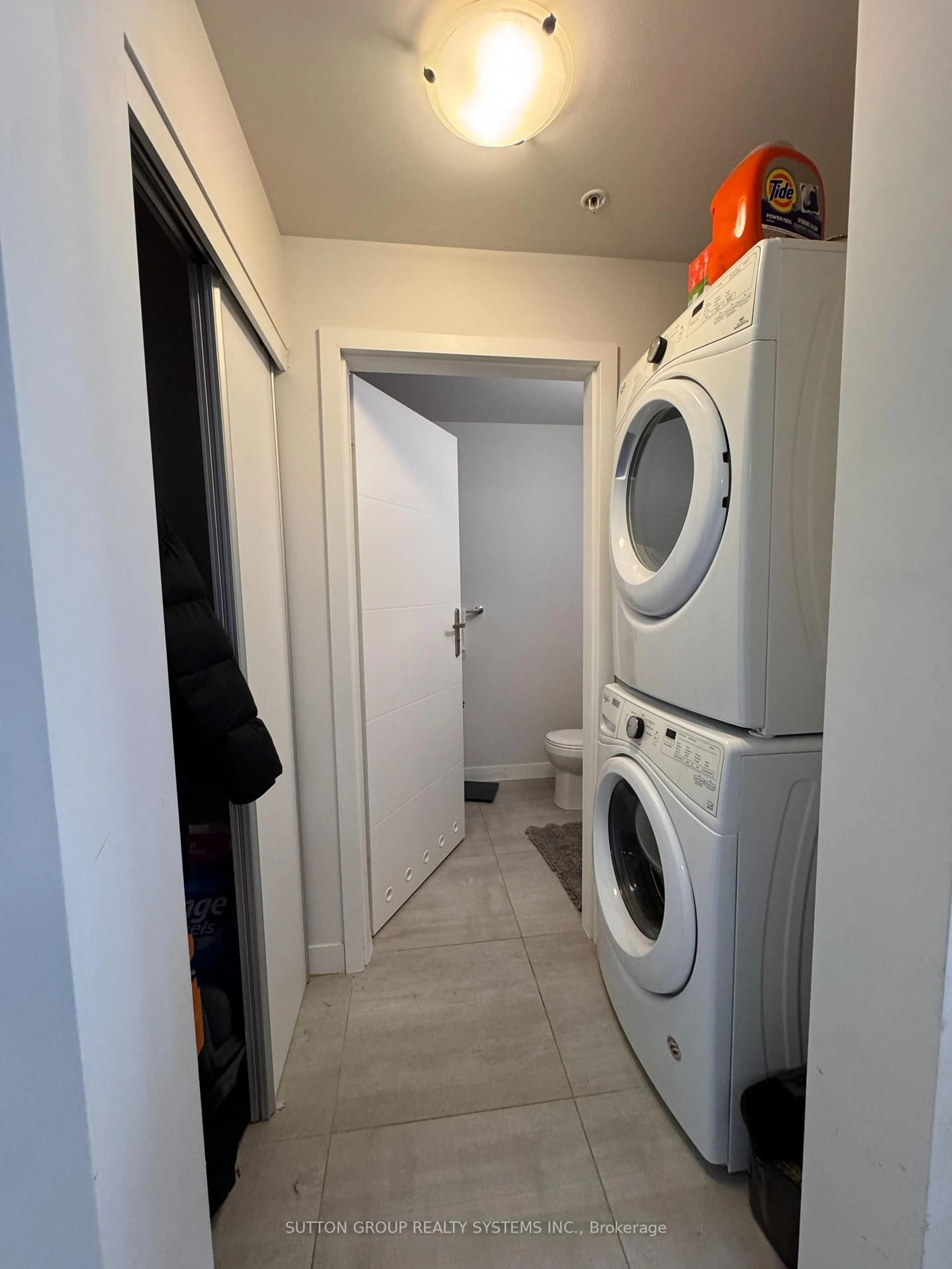 Laundry room for 251 Helmlock St #517, Waterloo Ontario N2L 0H2