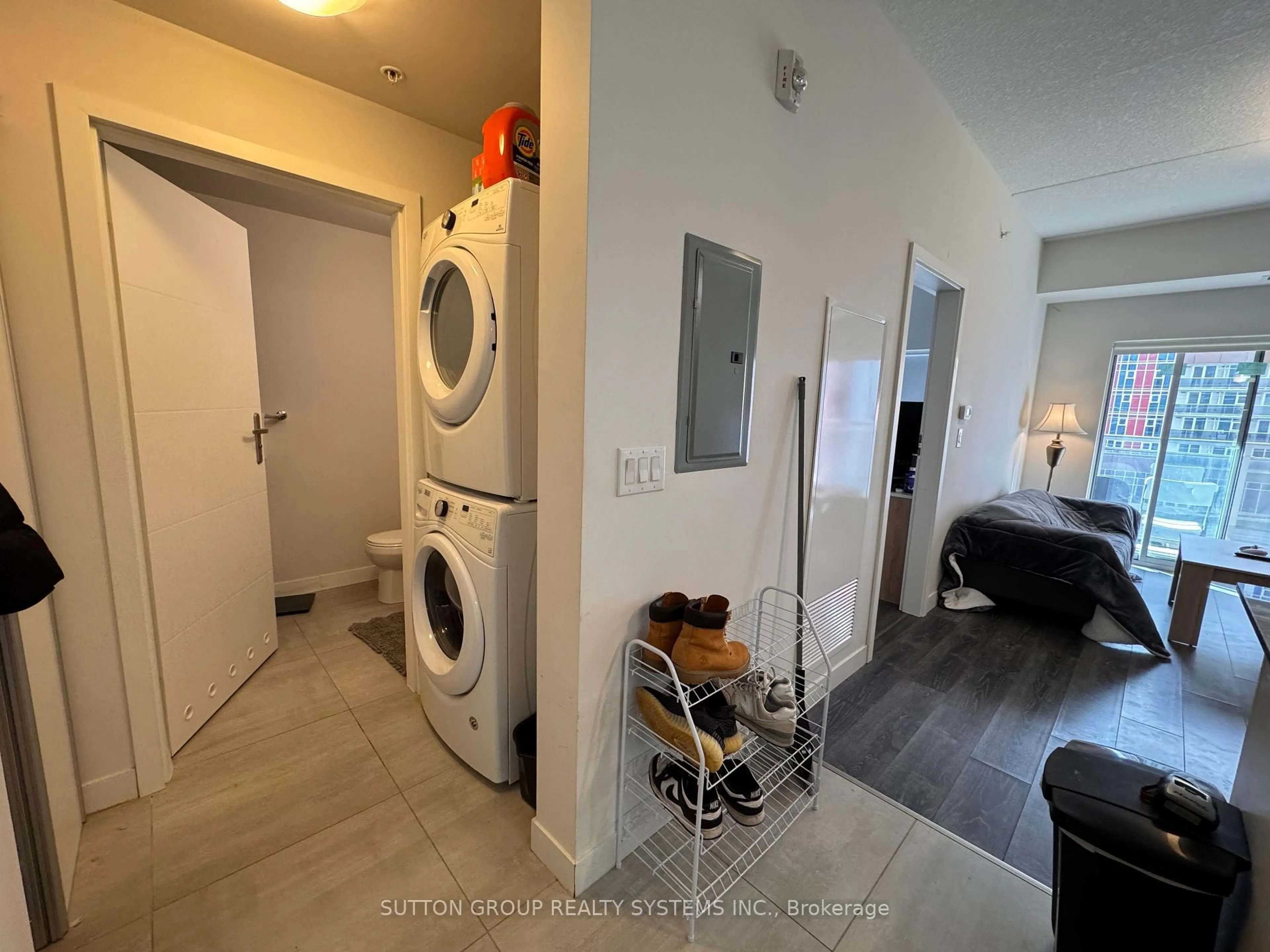 A pic of a room for 251 Helmlock St #517, Waterloo Ontario N2L 0H2