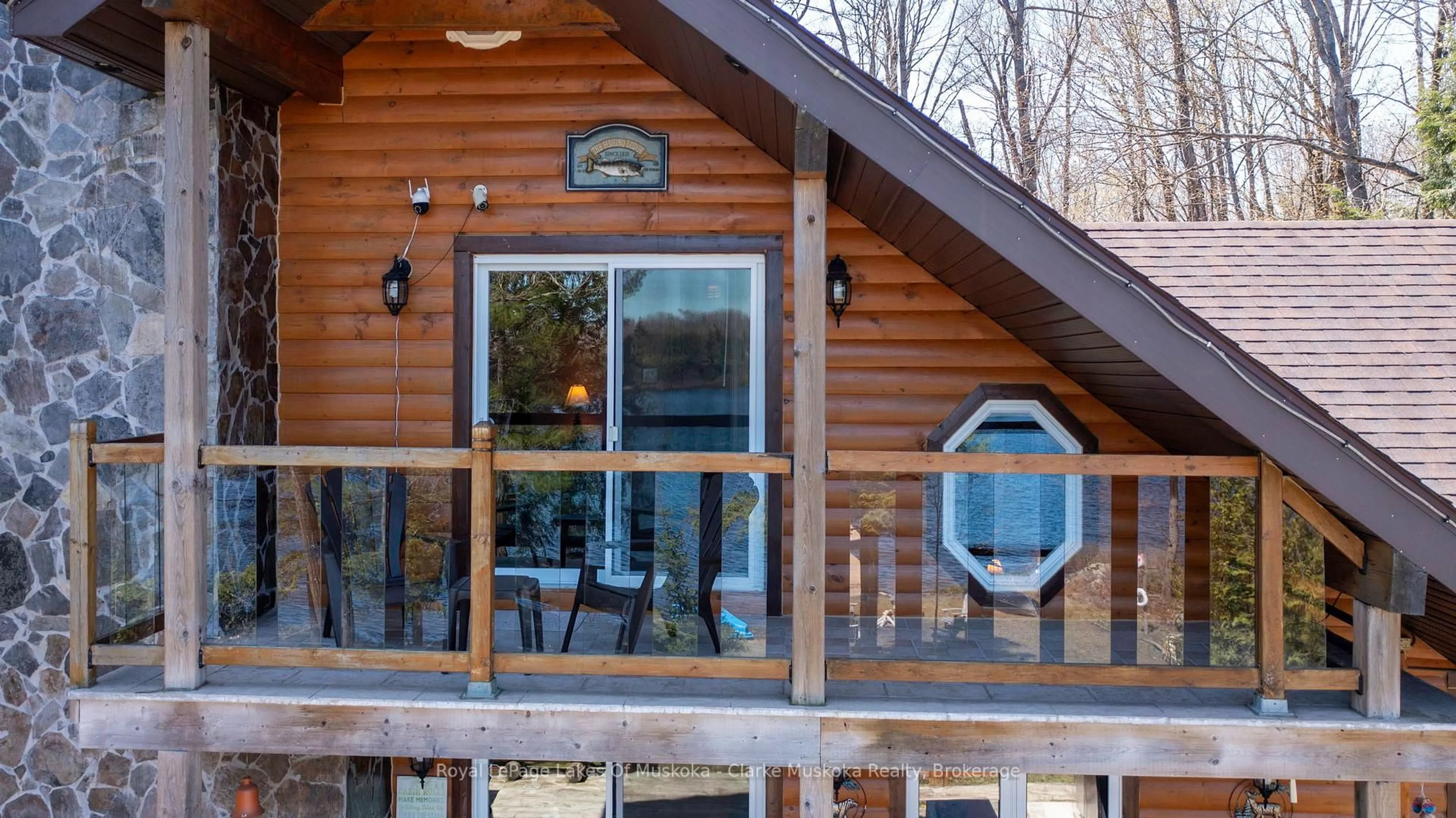 Home with vinyl exterior material, unknown for 1041 Summit Rd #1, Muskoka Lakes Ontario P0C 1M0