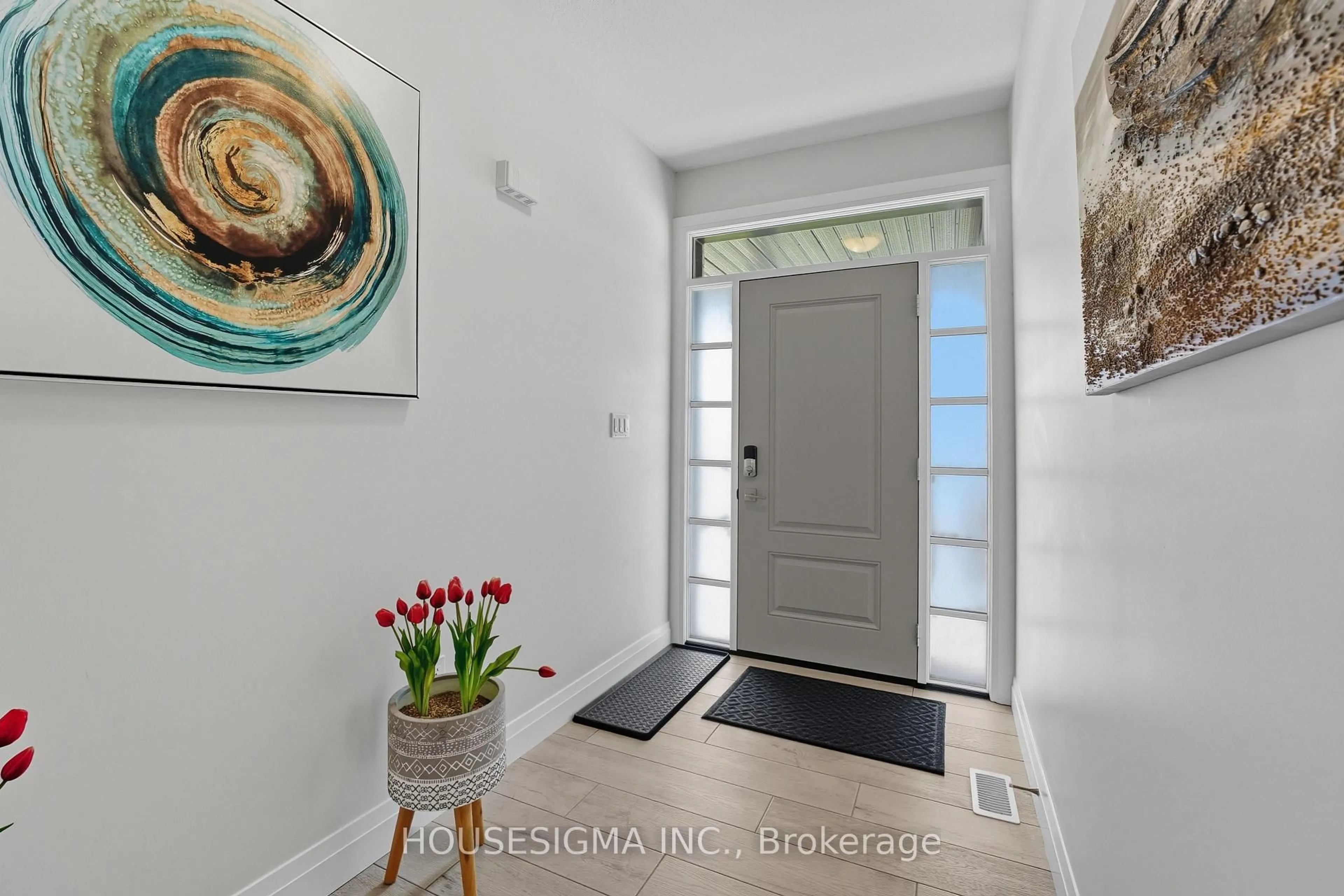 Indoor entryway for 106 Cutting Dr, Centre Wellington Ontario N0B 1S0