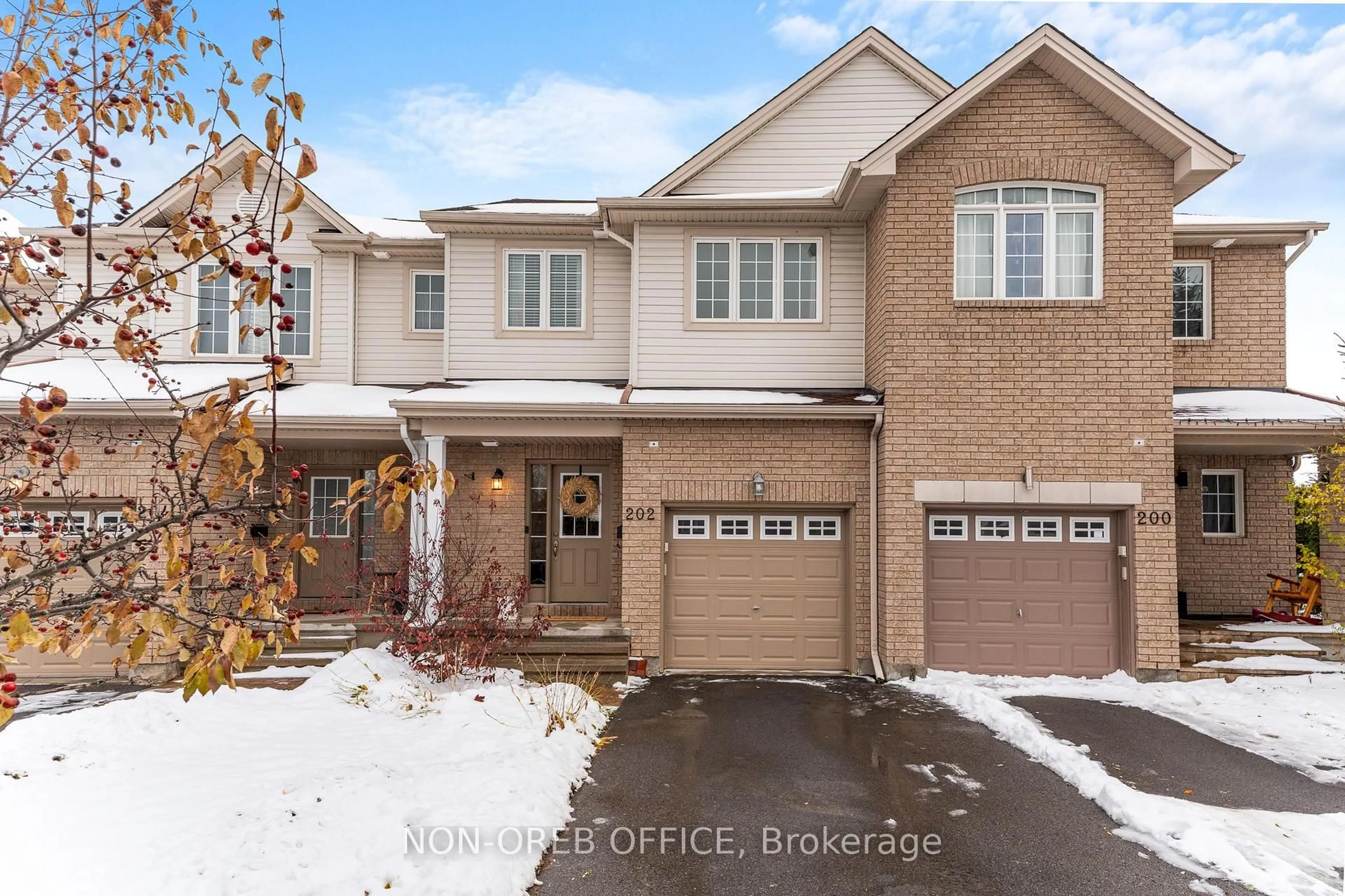 Unknown for 202 ARRITA St, Ottawa Ontario K2S 0J7