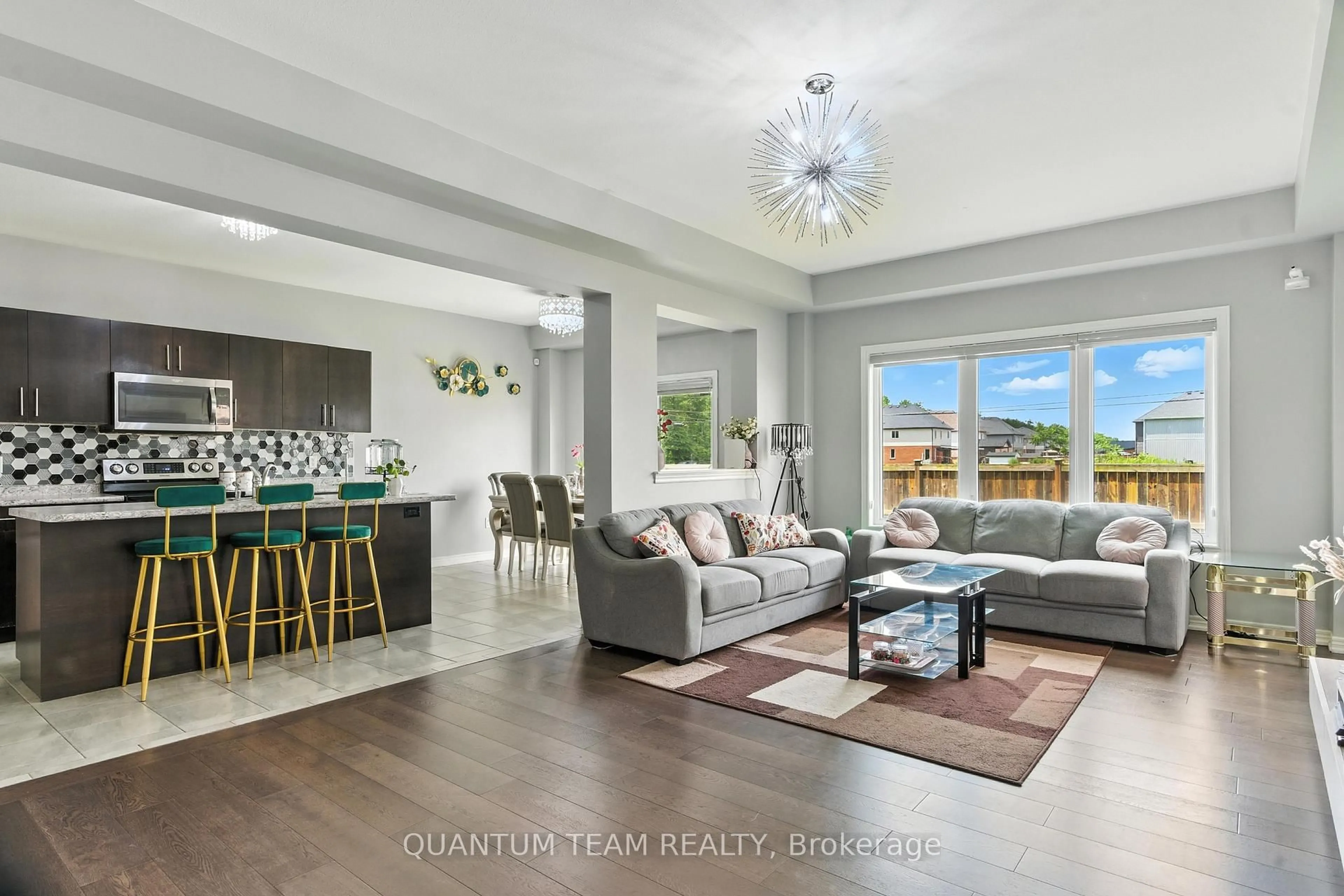 Open concept kitchen, ceramic/tile floor for 6159 Eaglewood Dr, Niagara Falls Ontario L2G 0A7